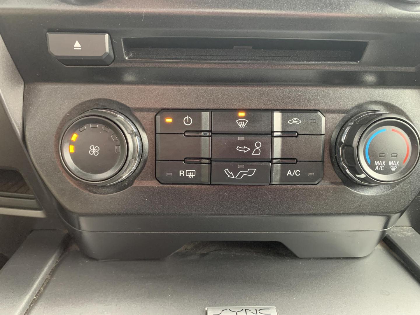 2015 RED /Gray Cloth Ford F-150 XLT SuperCrew 4WD (1FTFW1EF3FF) with an 5.0L V8 engine, Automatic transmission, located at 506 S. Kingshighway, Cape Girardeau, MO, 63703, (573) 235-5000, 37.294991, -89.553635 - 2015 Ford F-150 XLT 148xxx miles 4x4 5.0L V8 Automatic Backup Camera Bluetooth Remote Start Cruise Power Windows/Locks/Mirrors We have financing available and we accept trades! Fill out a credit application on our website or come by today! If you have any questions, give us a call at (573 - Photo#27