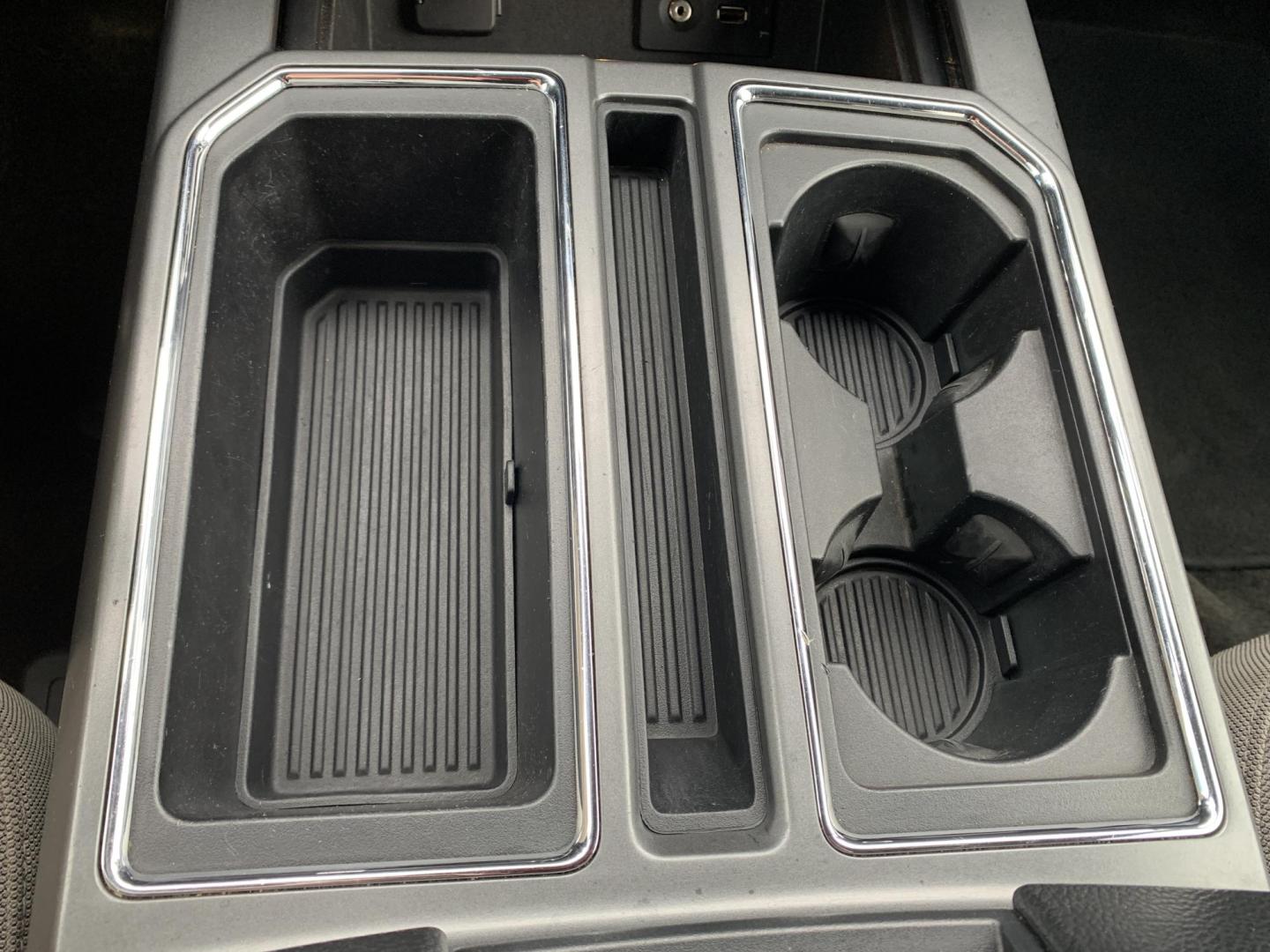 2015 RED /Gray Cloth Ford F-150 XLT SuperCrew 4WD (1FTFW1EF3FF) with an 5.0L V8 engine, Automatic transmission, located at 506 S. Kingshighway, Cape Girardeau, MO, 63703, (573) 235-5000, 37.294991, -89.553635 - 2015 Ford F-150 XLT 148xxx miles 4x4 5.0L V8 Automatic Backup Camera Bluetooth Remote Start Cruise Power Windows/Locks/Mirrors We have financing available and we accept trades! Fill out a credit application on our website or come by today! If you have any questions, give us a call at (573 - Photo#29