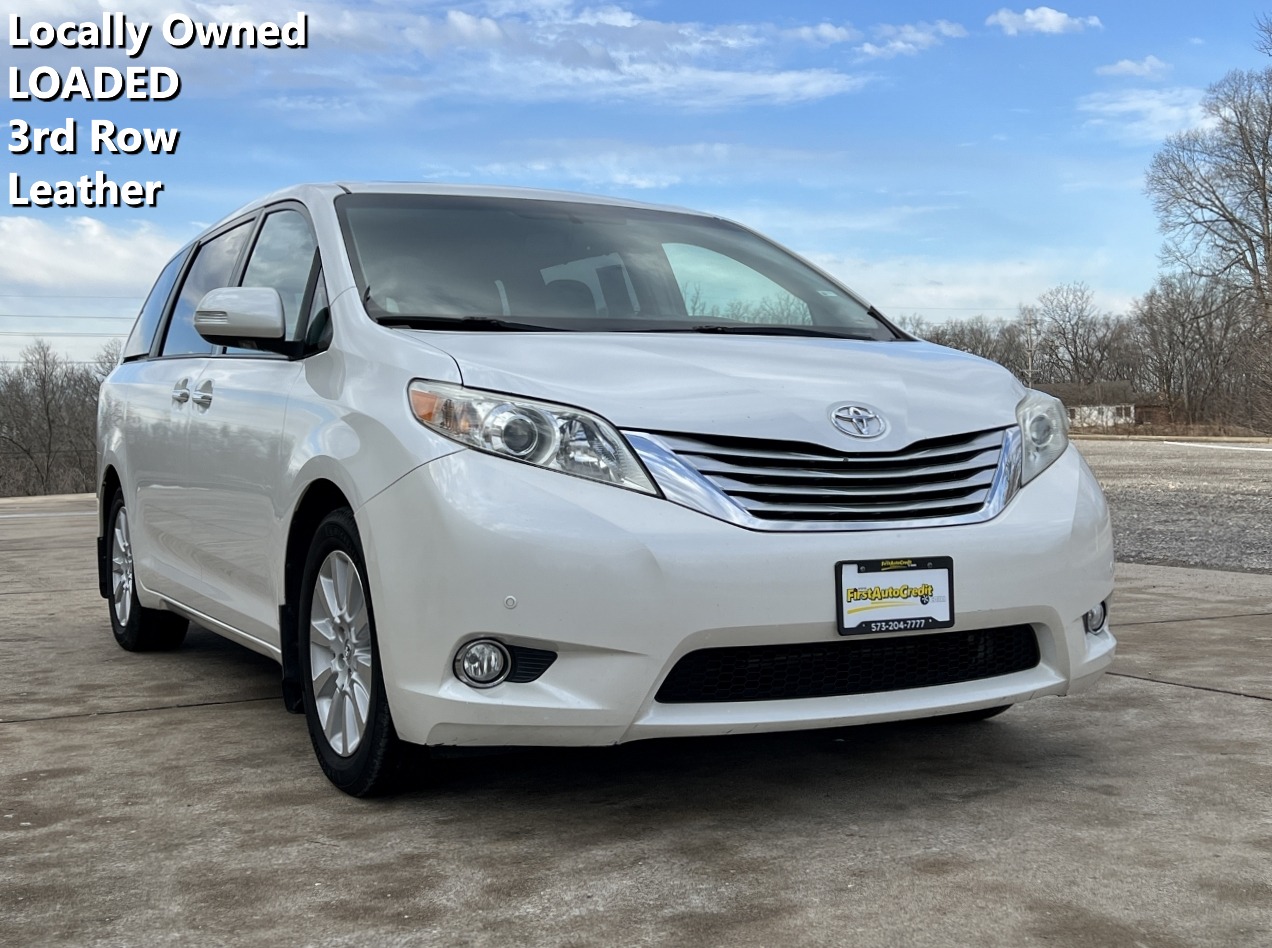photo of 2013 TOYOTA SIENNA LIMITED