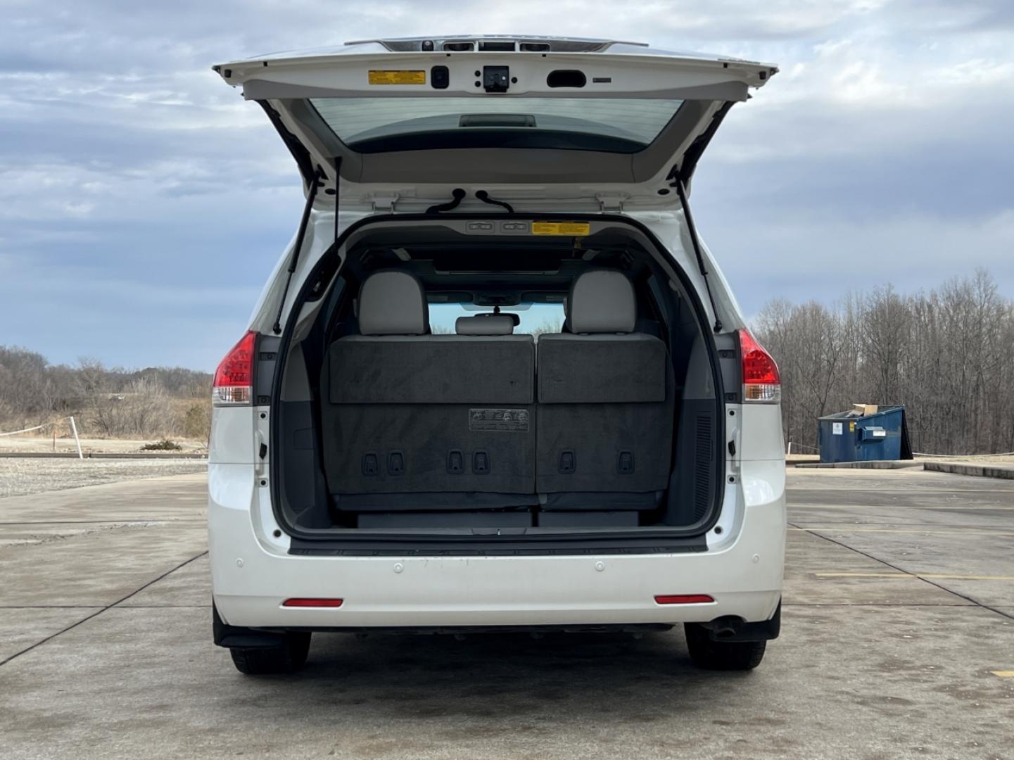 2013 WHITE /Gray Leather Toyota Sienna LIMITED FWD (5TDYK3DC0DS) with an 3.5L V6 engine, Automatic transmission, located at 2990 Old Orchard Rd., Jackson, MO, 63755, 37.354214, -89.612106 - 2013 Toyota Sienna Limited 247xxx miles Front Wheel Drive 3.5L V6 Automatic Leather 3rd Row Navigation Rear Entertainment Backup Camera Power/Heated Seats Bluetooth Cruise Power Windows/Locks/Mirrors We have financing available and we accept trades! Fill out a credit application on our - Photo#22