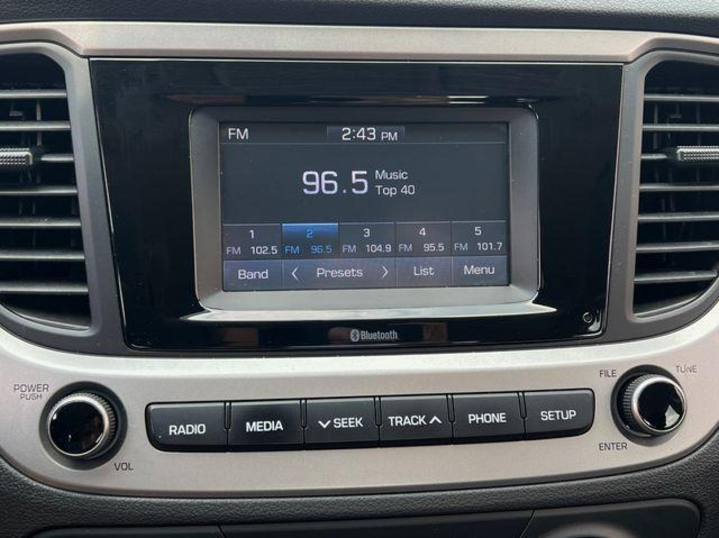 2021 WHITE /Black HYUNDAI ACCENT SE (3KPC24A6XME) with an 1.6L engine, Continuously Variable transmission, located at 2990 Old Orchard Rd., Jackson, MO, 63755, 37.354214, -89.612106 - Photo#22