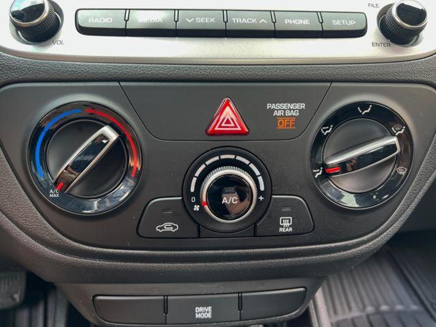 2021 WHITE /Black HYUNDAI ACCENT SE (3KPC24A6XME) with an 1.6L engine, Continuously Variable transmission, located at 2990 Old Orchard Rd., Jackson, MO, 63755, 37.354214, -89.612106 - Photo#23