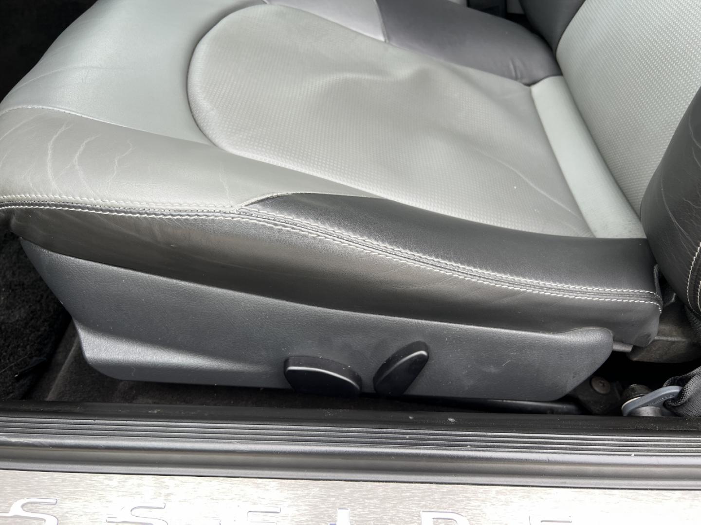 2005 BLACK /Gray Leather CHRYSLER CROSSFIRE LIMITED (1C3AN65L95X) with an 3.2L V6 engine, 6-Speed Manual transmission, located at 2990 Old Orchard Rd., Jackson, MO, 63755, 37.354214, -89.612106 - 2005 Chrysler Crossfire Limited Only 50xxx miles Rear Wheel Drive 3.2L V6 6-Speed Manual Leather Power Driver Seat Heated Seats Cruise Power Windows/Locks We have financing available and we accept trades! Fill out a credit application on our website or come by today! If you have any quest - Photo#3