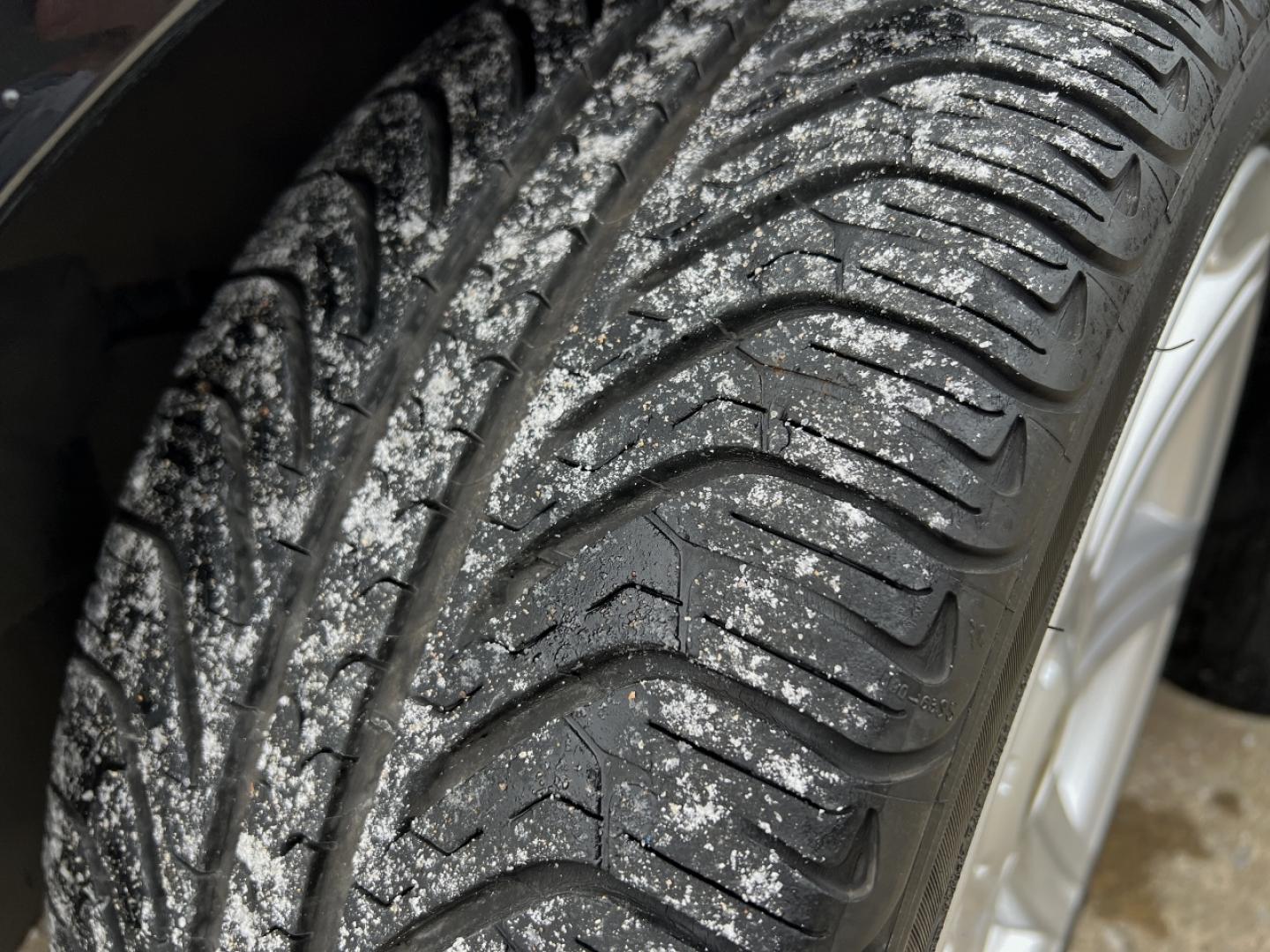 2005 BLACK /Gray Leather CHRYSLER CROSSFIRE LIMITED (1C3AN65L95X) with an 3.2L V6 engine, 6-Speed Manual transmission, located at 2990 Old Orchard Rd., Jackson, MO, 63755, 37.354214, -89.612106 - 2005 Chrysler Crossfire Limited Only 50xxx miles Rear Wheel Drive 3.2L V6 6-Speed Manual Leather Power Driver Seat Heated Seats Cruise Power Windows/Locks We have financing available and we accept trades! Fill out a credit application on our website or come by today! If you have any quest - Photo#28