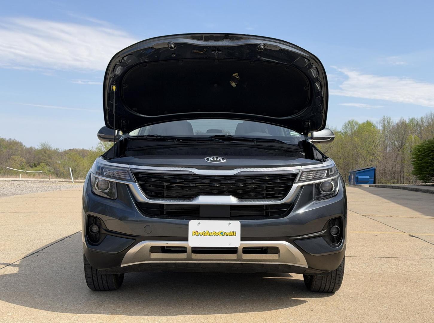 2021 GRAY /Black KIA SELTOS S (KNDEUCAA9M7) with an 2.0L 4 Cyl. engine, Continuously Variable transmission, located at 2990 Old Orchard Rd., Jackson, MO, 63755, 37.354214, -89.612106 - 2021 Kia Seltos S 72xxx miles All Wheel Drive 2.0L 4 Cyl. Automatic Backup Camera Heated Seats Bluetooth Cruise Power Windows/Locks/Mirrors We have financing available and we accept trades! Fill out a credit application on our website or come by today! If you have any questions, give us a - Photo#30