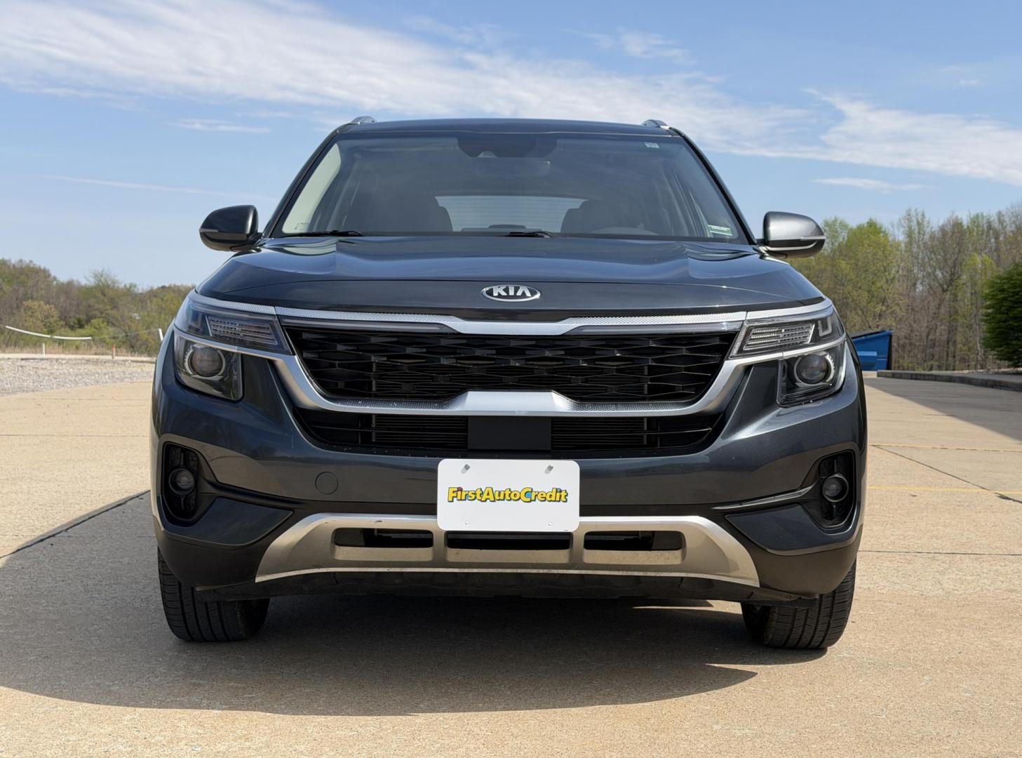 2021 GRAY /Black KIA SELTOS S (KNDEUCAA9M7) with an 2.0L 4 Cyl. engine, Continuously Variable transmission, located at 2990 Old Orchard Rd., Jackson, MO, 63755, 37.354214, -89.612106 - 2021 Kia Seltos S 72xxx miles All Wheel Drive 2.0L 4 Cyl. Automatic Backup Camera Heated Seats Bluetooth Cruise Power Windows/Locks/Mirrors We have financing available and we accept trades! Fill out a credit application on our website or come by today! If you have any questions, give us a - Photo#10