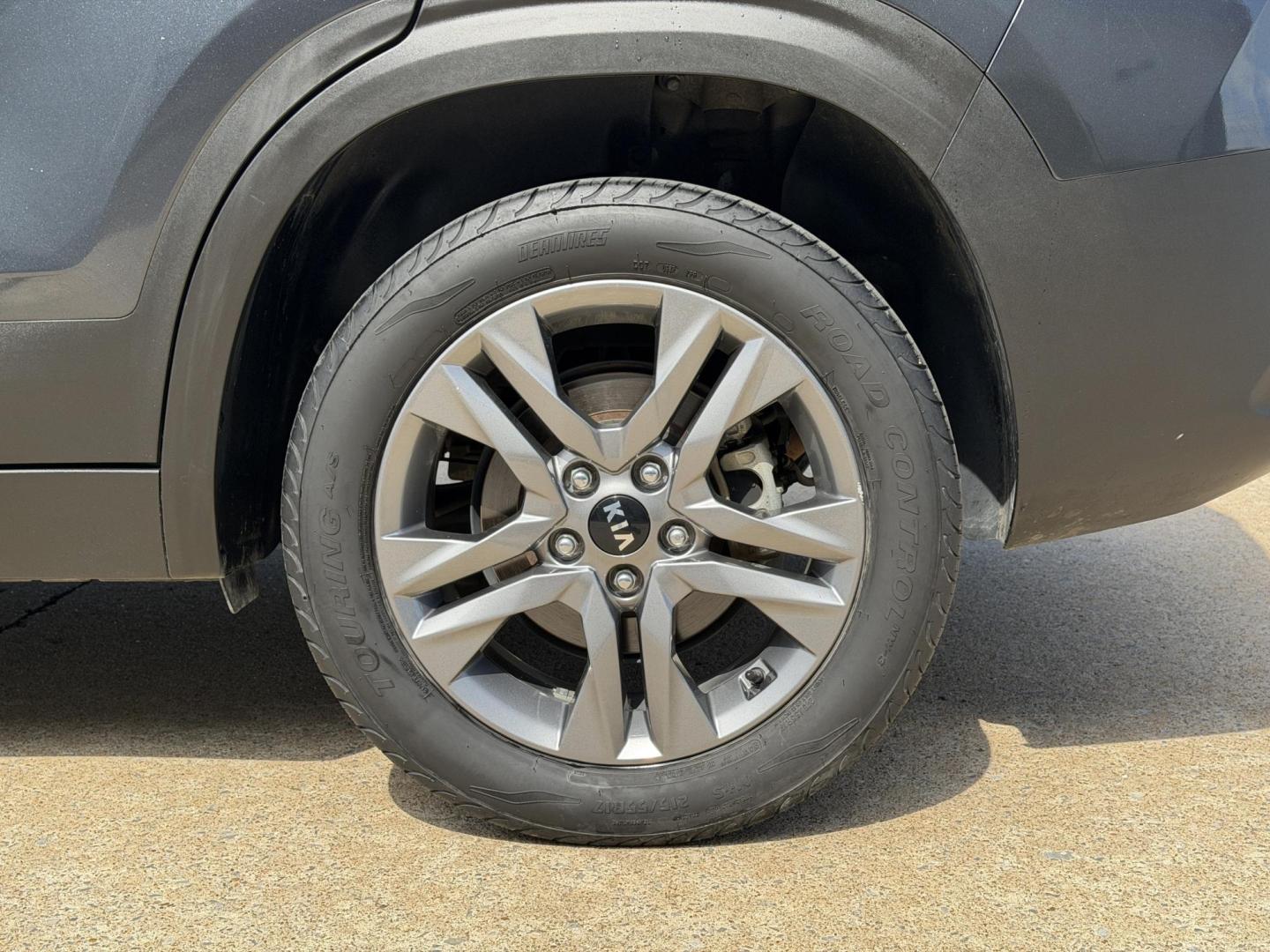 2021 GRAY /Black KIA SELTOS S (KNDEUCAA9M7) with an 2.0L 4 Cyl. engine, Continuously Variable transmission, located at 2990 Old Orchard Rd., Jackson, MO, 63755, 37.354214, -89.612106 - 2021 Kia Seltos S 72xxx miles All Wheel Drive 2.0L 4 Cyl. Automatic Backup Camera Heated Seats Bluetooth Cruise Power Windows/Locks/Mirrors We have financing available and we accept trades! Fill out a credit application on our website or come by today! If you have any questions, give us a - Photo#34