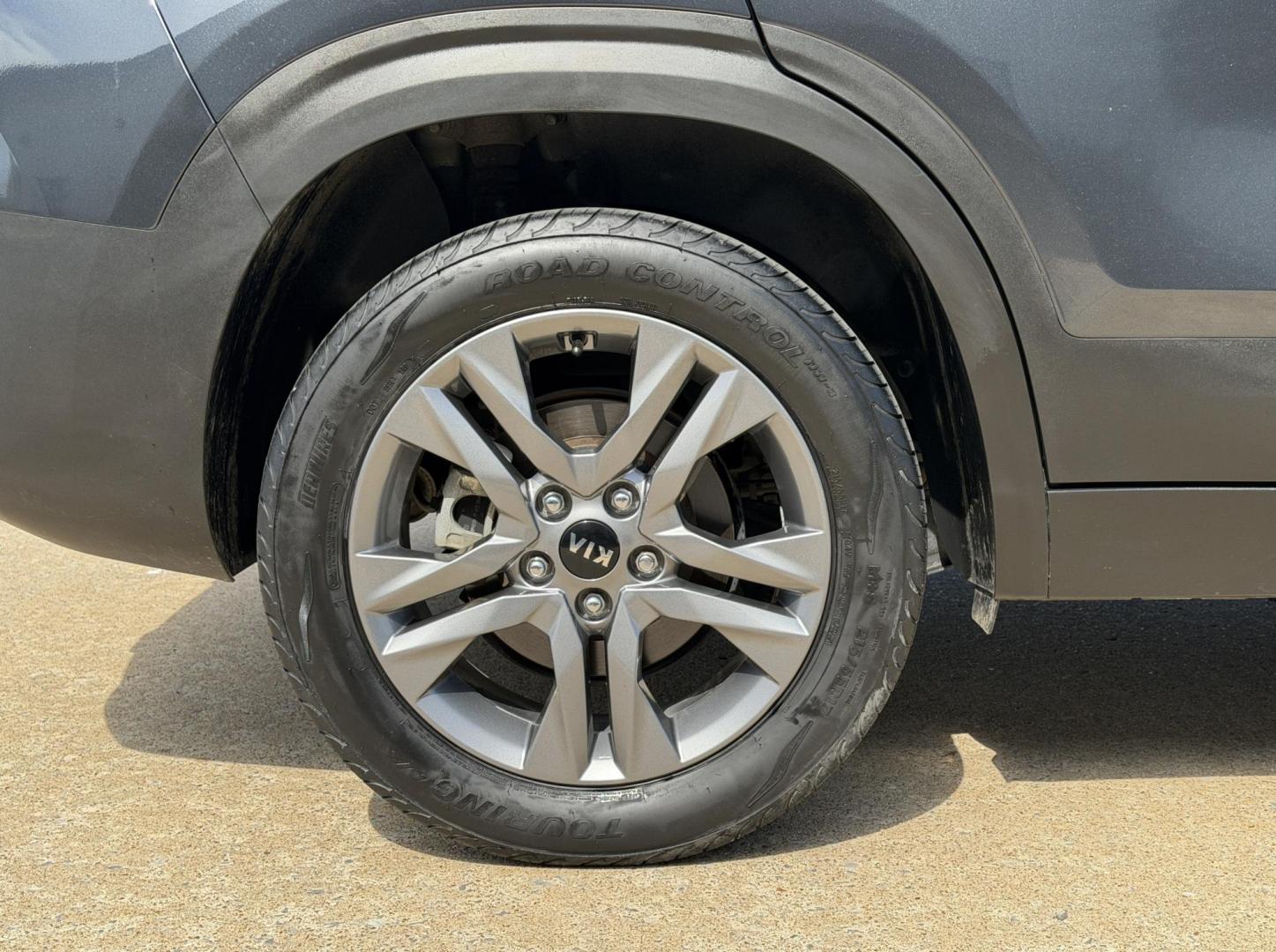 2021 GRAY /Black KIA SELTOS S (KNDEUCAA9M7) with an 2.0L 4 Cyl. engine, Continuously Variable transmission, located at 2990 Old Orchard Rd., Jackson, MO, 63755, 37.354214, -89.612106 - 2021 Kia Seltos S 72xxx miles All Wheel Drive 2.0L 4 Cyl. Automatic Backup Camera Heated Seats Bluetooth Cruise Power Windows/Locks/Mirrors We have financing available and we accept trades! Fill out a credit application on our website or come by today! If you have any questions, give us a - Photo#35