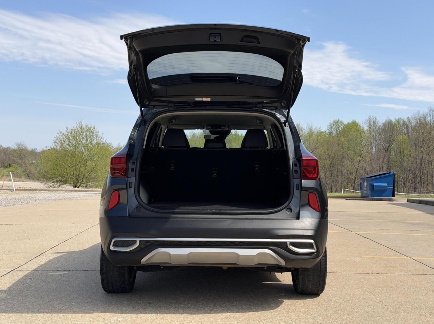 2021 GRAY /Black KIA SELTOS S (KNDEUCAA9M7) with an 2.0L 4 Cyl. engine, Continuously Variable transmission, located at 2990 Old Orchard Rd., Jackson, MO, 63755, 37.354214, -89.612106 - 2021 Kia Seltos S 72xxx miles All Wheel Drive 2.0L 4 Cyl. Automatic Backup Camera Heated Seats Bluetooth Cruise Power Windows/Locks/Mirrors We have financing available and we accept trades! Fill out a credit application on our website or come by today! If you have any questions, give us a - Photo#17