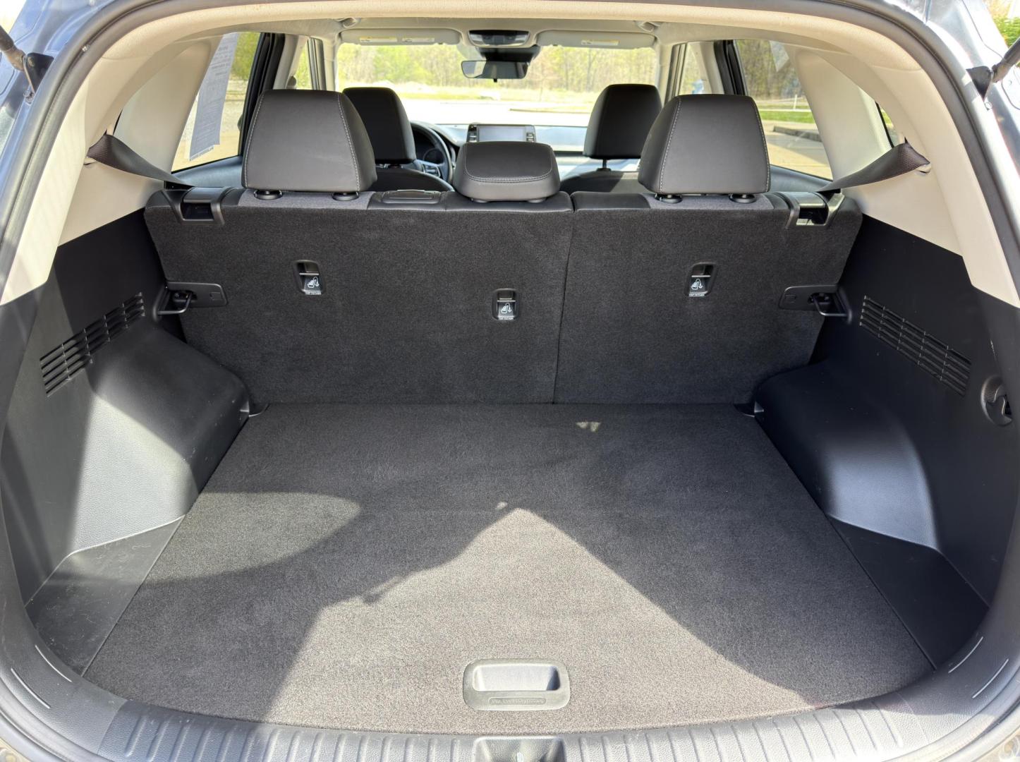 2021 GRAY /Black KIA SELTOS S (KNDEUCAA9M7) with an 2.0L 4 Cyl. engine, Continuously Variable transmission, located at 2990 Old Orchard Rd., Jackson, MO, 63755, 37.354214, -89.612106 - 2021 Kia Seltos S 72xxx miles All Wheel Drive 2.0L 4 Cyl. Automatic Backup Camera Heated Seats Bluetooth Cruise Power Windows/Locks/Mirrors We have financing available and we accept trades! Fill out a credit application on our website or come by today! If you have any questions, give us a - Photo#18