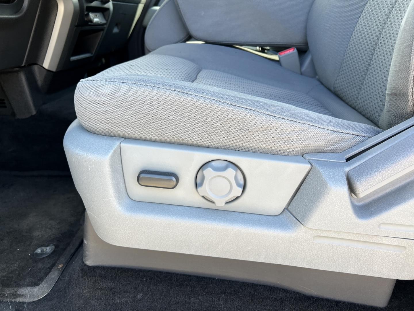 2012 BLUE /Gray Cloth FORD F150 XLT (1FTFW1ET6CK) with an 3.5L V6 engine, Automatic transmission, located at 2990 Old Orchard Rd., Jackson, MO, 63755, 37.354214, -89.612106 - 2012 Ford F-150 XLT 108xxx miles 4x4 3.5L V6 Automatic Power Driver Seat Cruise Power Windows/Locks/Mirrors We have financing available and we accept trades! Fill out a credit application on our website or come by today! If you have any questions, give us a call at (573) 204-7777 or visit o - Photo#3