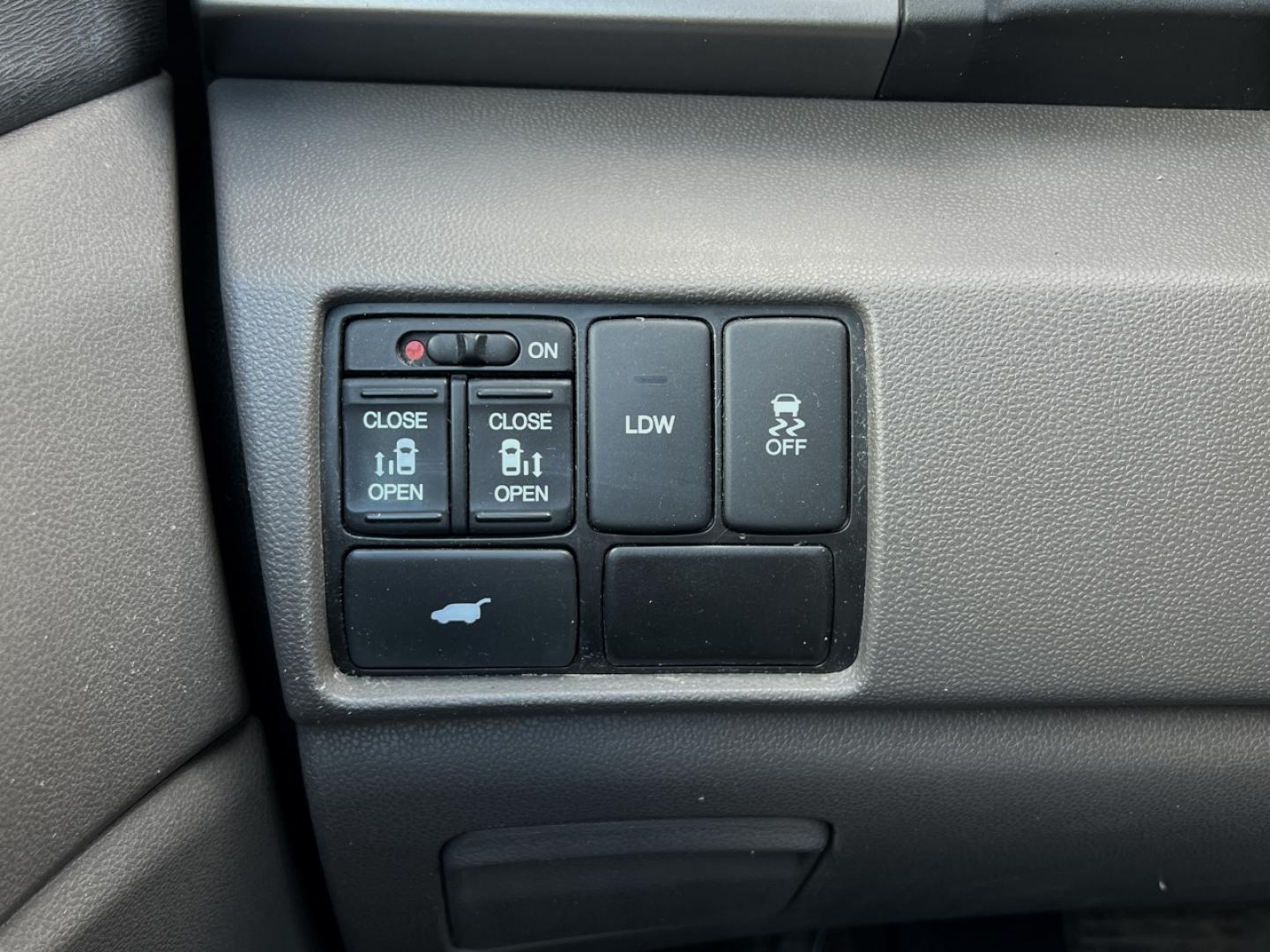 2015 SILVER /Gray Leather Honda Odyssey EX-L (5FNRL5H63FB) with an 3.5L V6 engine, Automatic transmission, located at 2990 Old Orchard Rd., Jackson, MO, 63755, 37.354214, -89.612106 - 2015 Honda Odyssey EX-L 224xxx miles Front Wheel Drive 3.5L V6 Automatic Leather 3rd Row New Tires Backup Camera Power/Heated Seats Sunroof Bluetooth Cruise Power Windows/Locks/Mirrors We have financing available and we accept trades! Fill out a credit application on our website or com - Photo#27