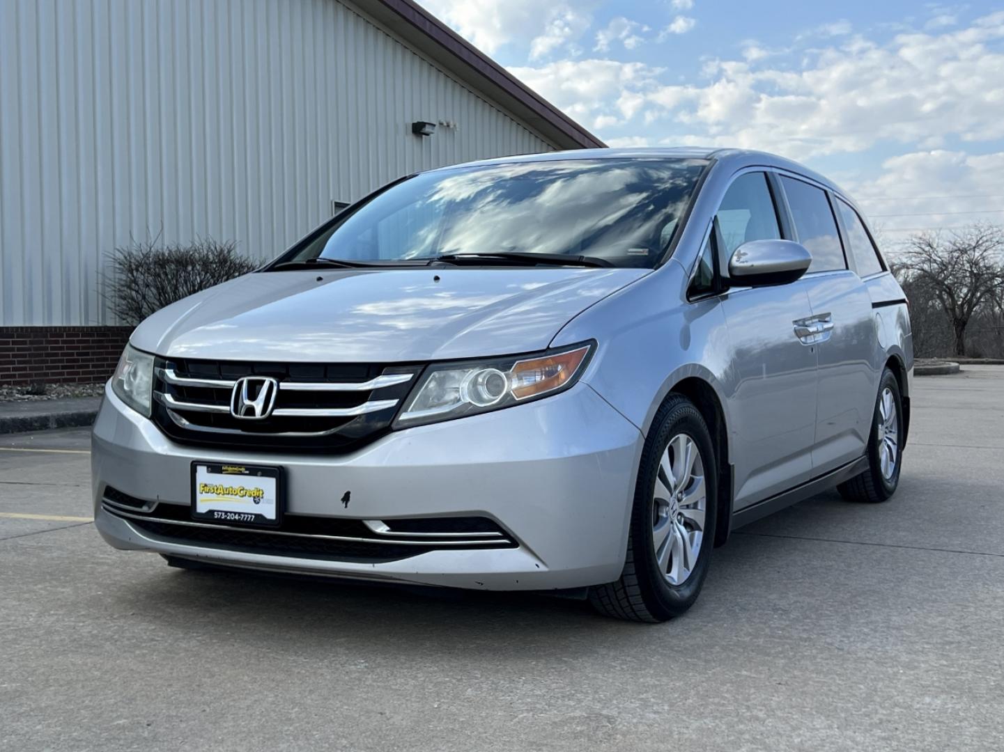 2015 SILVER /Gray Leather Honda Odyssey EX-L (5FNRL5H63FB) with an 3.5L V6 engine, Automatic transmission, located at 2990 Old Orchard Rd., Jackson, MO, 63755, 37.354214, -89.612106 - 2015 Honda Odyssey EX-L 224xxx miles Front Wheel Drive 3.5L V6 Automatic Leather 3rd Row New Tires Backup Camera Power/Heated Seats Sunroof Bluetooth Cruise Power Windows/Locks/Mirrors We have financing available and we accept trades! Fill out a credit application on our website or com - Photo#6