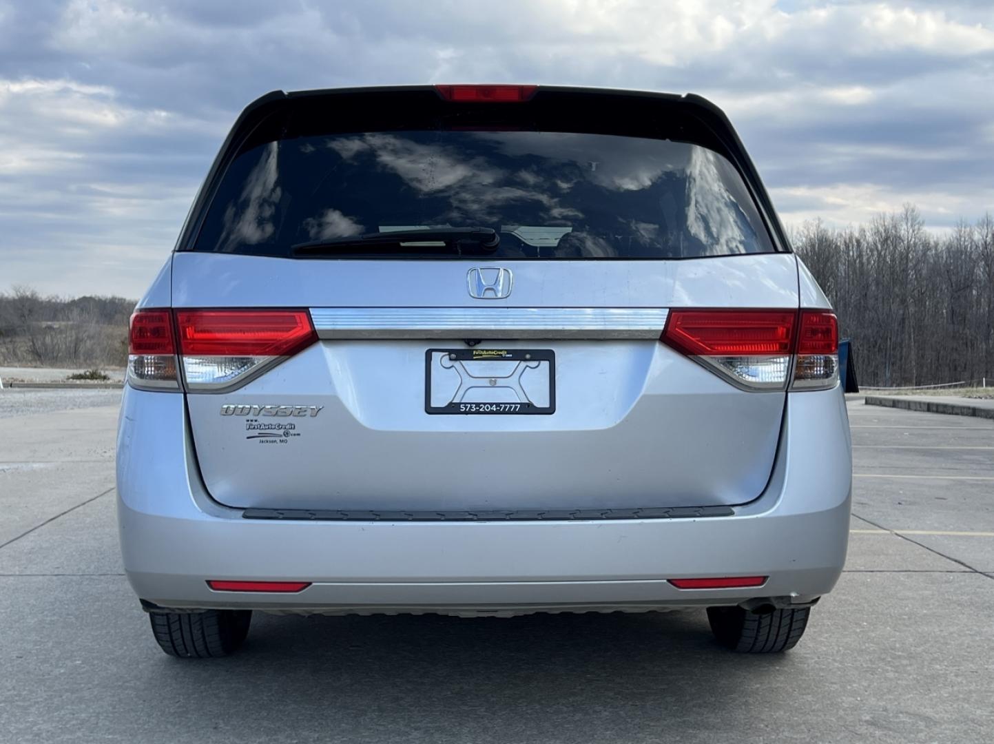 2015 SILVER /Gray Leather Honda Odyssey EX-L (5FNRL5H63FB) with an 3.5L V6 engine, Automatic transmission, located at 2990 Old Orchard Rd., Jackson, MO, 63755, 37.354214, -89.612106 - 2015 Honda Odyssey EX-L 224xxx miles Front Wheel Drive 3.5L V6 Automatic Leather 3rd Row New Tires Backup Camera Power/Heated Seats Sunroof Bluetooth Cruise Power Windows/Locks/Mirrors We have financing available and we accept trades! Fill out a credit application on our website or com - Photo#11