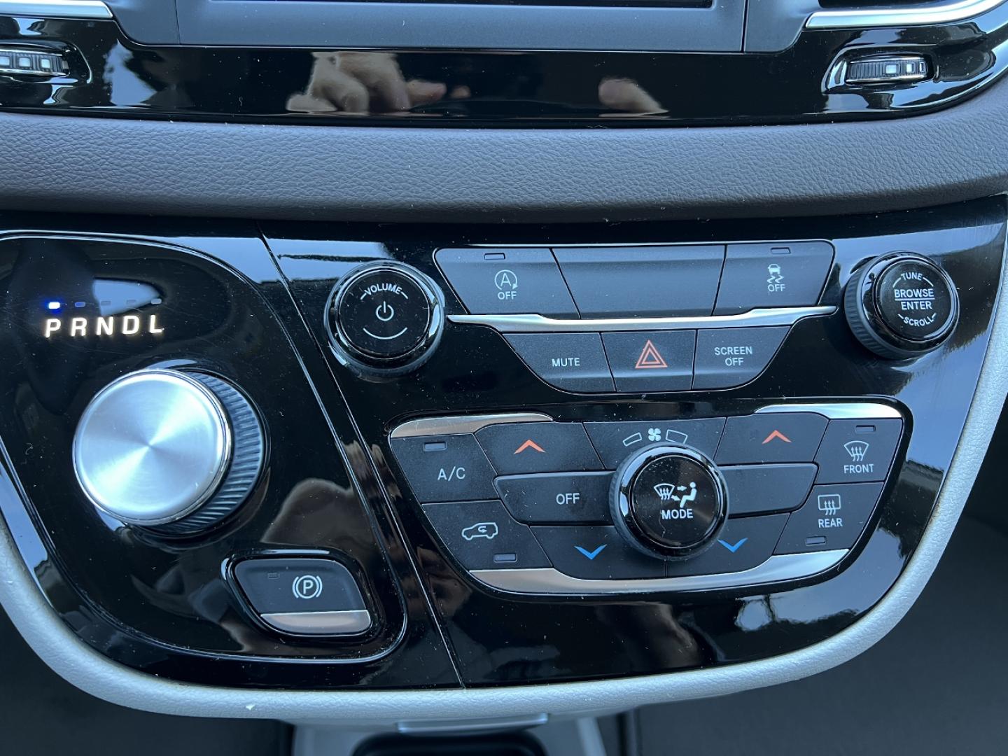 2021 WHITE /Gray Cloth CHRYSLER VOYAGER LX (2C4RC1CG5MR) with an 3.6L V6 engine, Automatic transmission, located at 2990 Old Orchard Rd., Jackson, MO, 63755, 37.354214, -89.612106 - 2021 Chrysler Voyager LX 1-Owner 97xxx miles Front Wheel Drive 3.6L V6 Automatic 3rd Row Backup Camera Power Driver Seat Stow 'N Go Bluetooth Cruise Power Windows/Locks/Mirrors We have financing available and we accept trades! Fill out a credit application on our website or come by toda - Photo#26