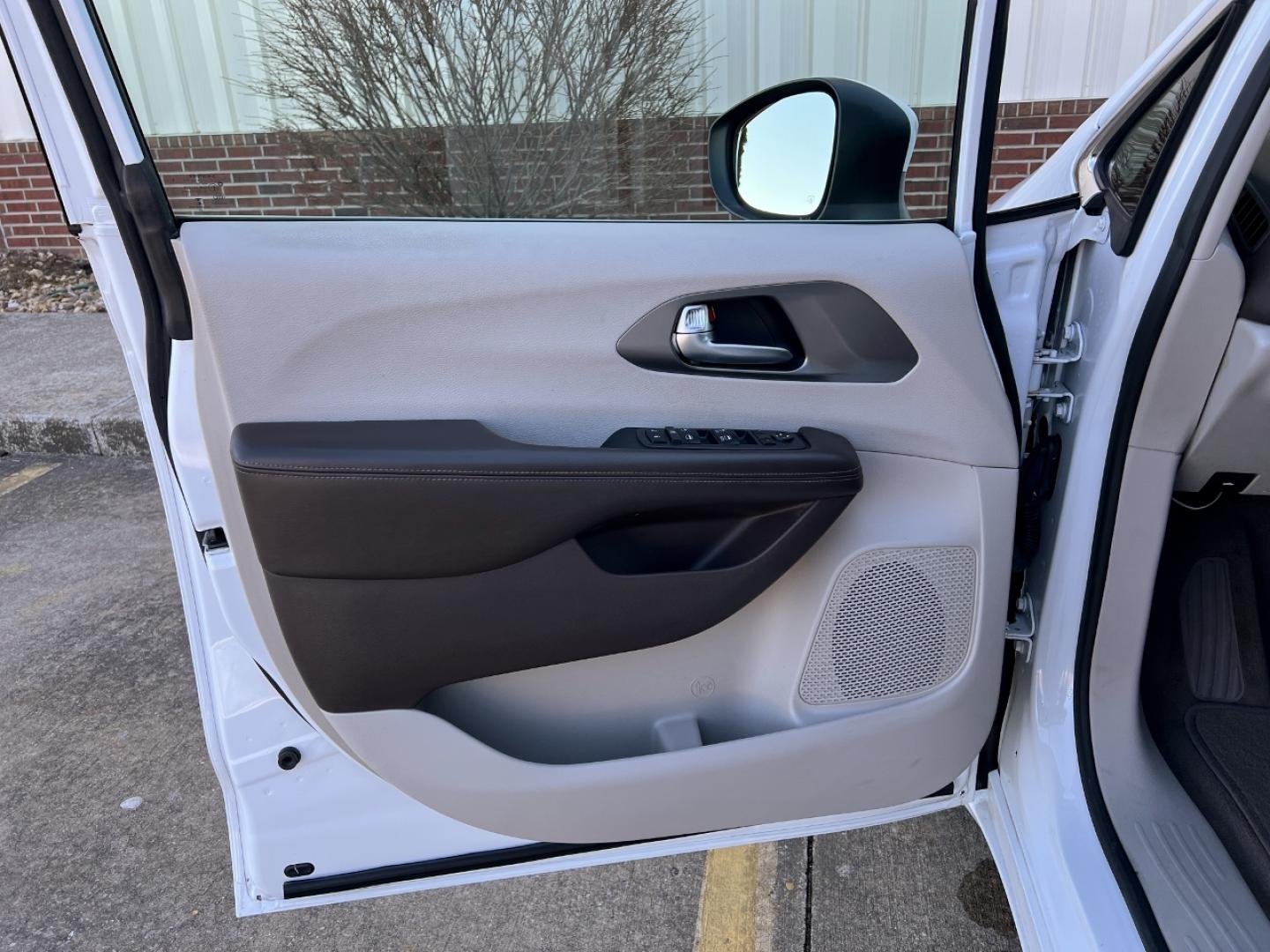 2021 WHITE /Gray Cloth CHRYSLER VOYAGER LX (2C4RC1CG5MR) with an 3.6L V6 engine, Automatic transmission, located at 2990 Old Orchard Rd., Jackson, MO, 63755, 37.354214, -89.612106 - 2021 Chrysler Voyager LX 1-Owner 97xxx miles Front Wheel Drive 3.6L V6 Automatic 3rd Row Backup Camera Power Driver Seat Stow 'N Go Bluetooth Cruise Power Windows/Locks/Mirrors We have financing available and we accept trades! Fill out a credit application on our website or come by toda - Photo#12