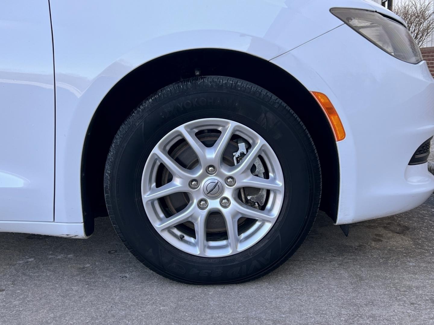 2021 WHITE /Gray Cloth CHRYSLER VOYAGER LX (2C4RC1CG5MR) with an 3.6L V6 engine, Automatic transmission, located at 2990 Old Orchard Rd., Jackson, MO, 63755, 37.354214, -89.612106 - 2021 Chrysler Voyager LX 1-Owner 97xxx miles Front Wheel Drive 3.6L V6 Automatic 3rd Row Backup Camera Power Driver Seat Stow 'N Go Bluetooth Cruise Power Windows/Locks/Mirrors We have financing available and we accept trades! Fill out a credit application on our website or come by toda - Photo#38