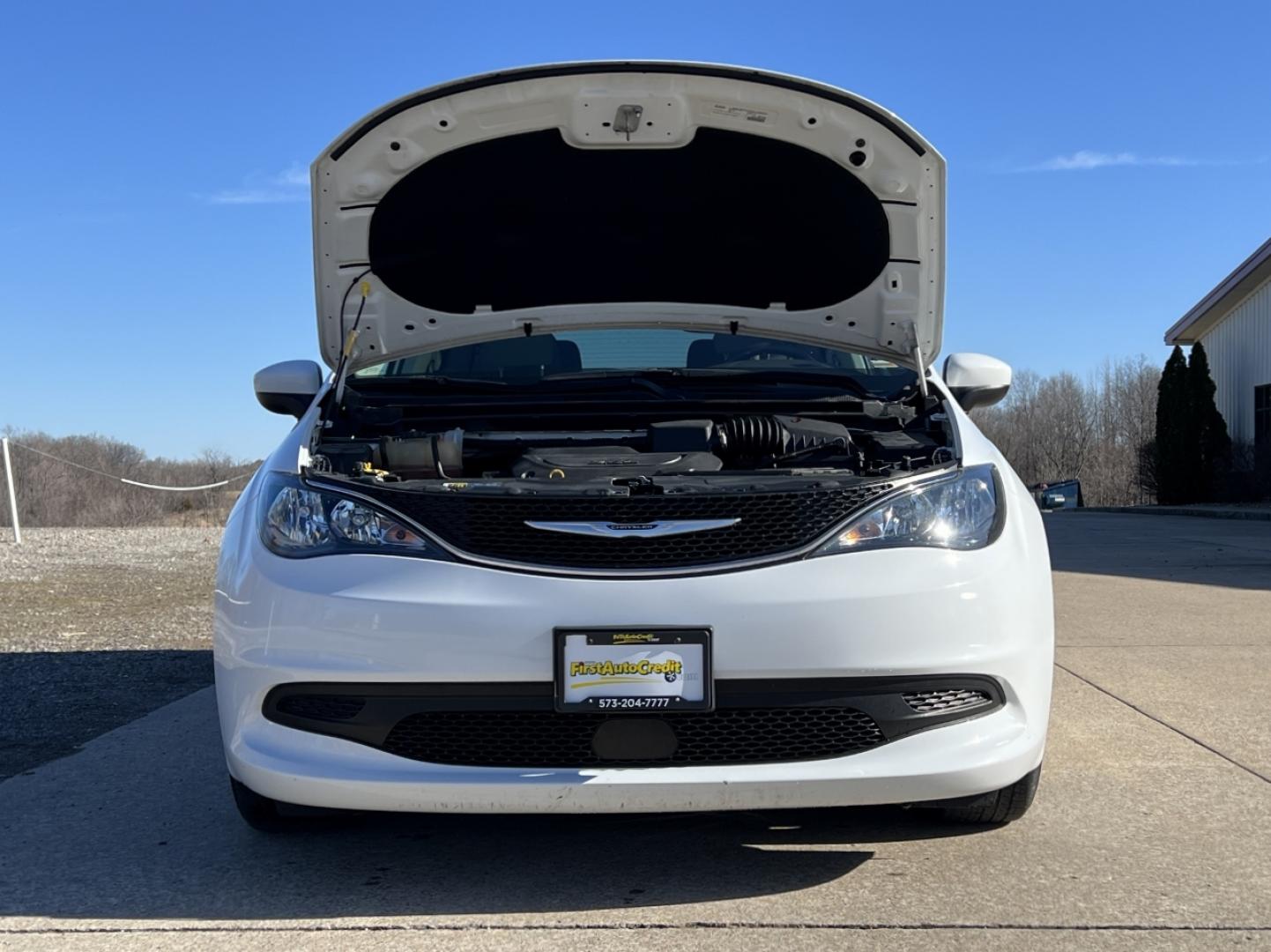 2021 WHITE /Gray Cloth CHRYSLER VOYAGER LX (2C4RC1CG5MR) with an 3.6L V6 engine, Automatic transmission, located at 2990 Old Orchard Rd., Jackson, MO, 63755, 37.354214, -89.612106 - 2021 Chrysler Voyager LX 1-Owner 97xxx miles Front Wheel Drive 3.6L V6 Automatic 3rd Row Backup Camera Power Driver Seat Stow 'N Go Bluetooth Cruise Power Windows/Locks/Mirrors We have financing available and we accept trades! Fill out a credit application on our website or come by toda - Photo#32