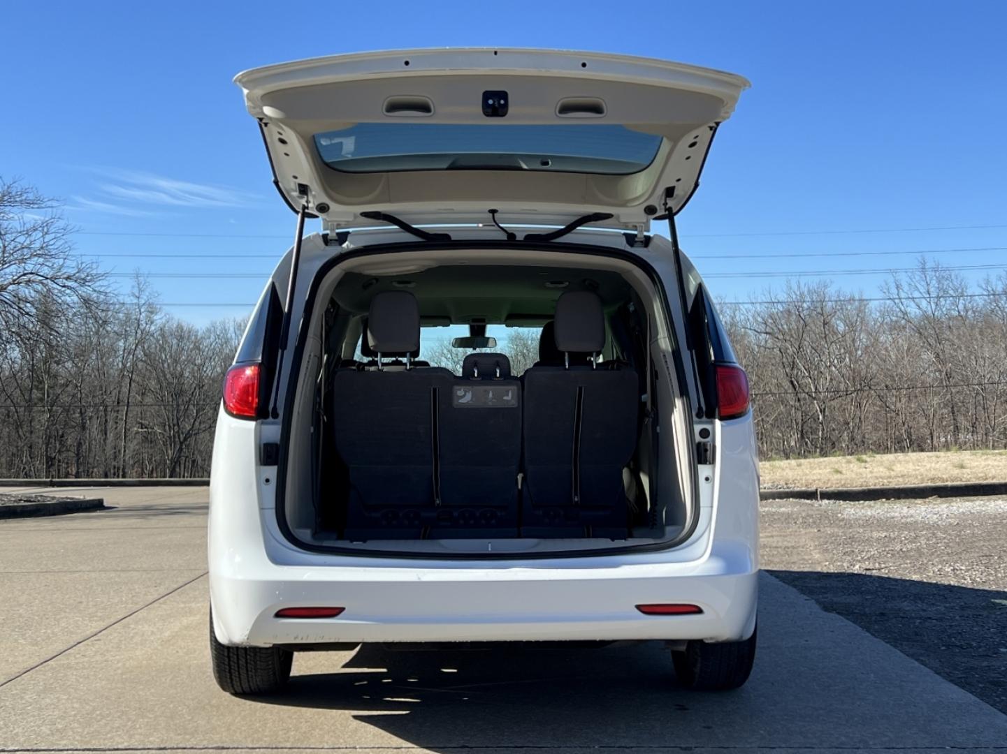 2021 WHITE /Gray Cloth CHRYSLER VOYAGER LX (2C4RC1CG5MR) with an 3.6L V6 engine, Automatic transmission, located at 2990 Old Orchard Rd., Jackson, MO, 63755, 37.354214, -89.612106 - 2021 Chrysler Voyager LX 1-Owner 97xxx miles Front Wheel Drive 3.6L V6 Automatic 3rd Row Backup Camera Power Driver Seat Stow 'N Go Bluetooth Cruise Power Windows/Locks/Mirrors We have financing available and we accept trades! Fill out a credit application on our website or come by toda - Photo#19