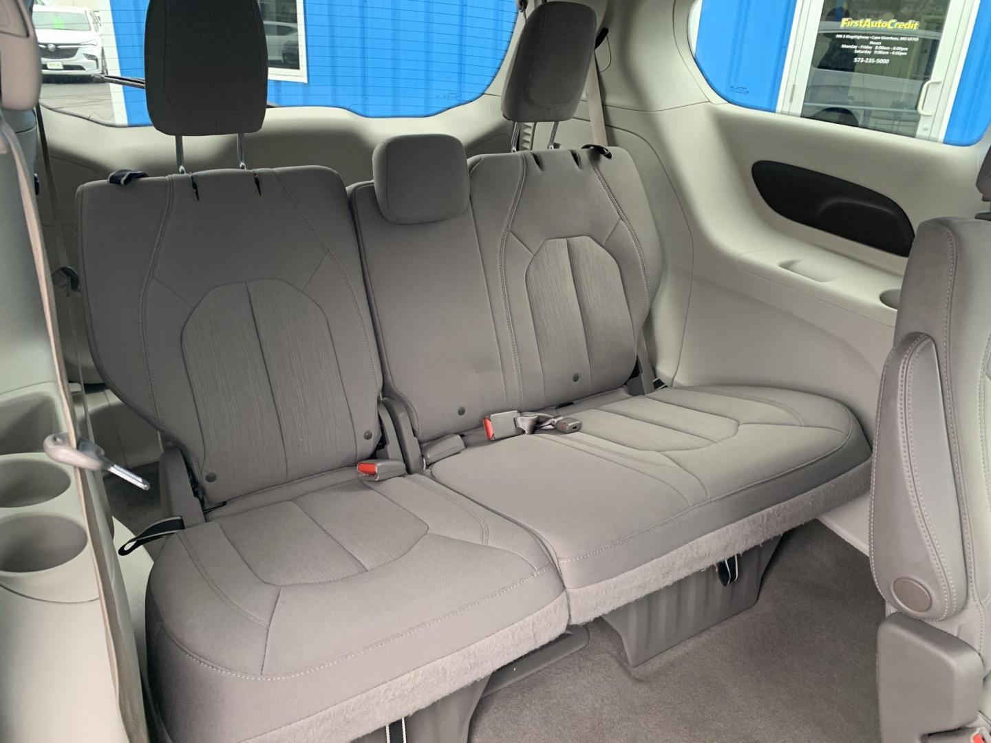 2021 WHITE /Gray Cloth CHRYSLER VOYAGER LX (2C4RC1CG5MR) with an 3.6L V6 engine, Automatic transmission, located at 506 S. Kingshighway, Cape Girardeau, MO, 63703, (573) 235-5000, 37.294991, -89.553635 - 2021 Chrysler Voyager LX 1-Owner 97xxx miles Front Wheel Drive 3.6L V6 Automatic 3rd Row Backup Camera Power Driver Seat Stow 'N Go Bluetooth Cruise Power Windows/Locks/Mirrors We have financing available and we accept trades! Fill out a credit application on our website or come by to - Photo#11