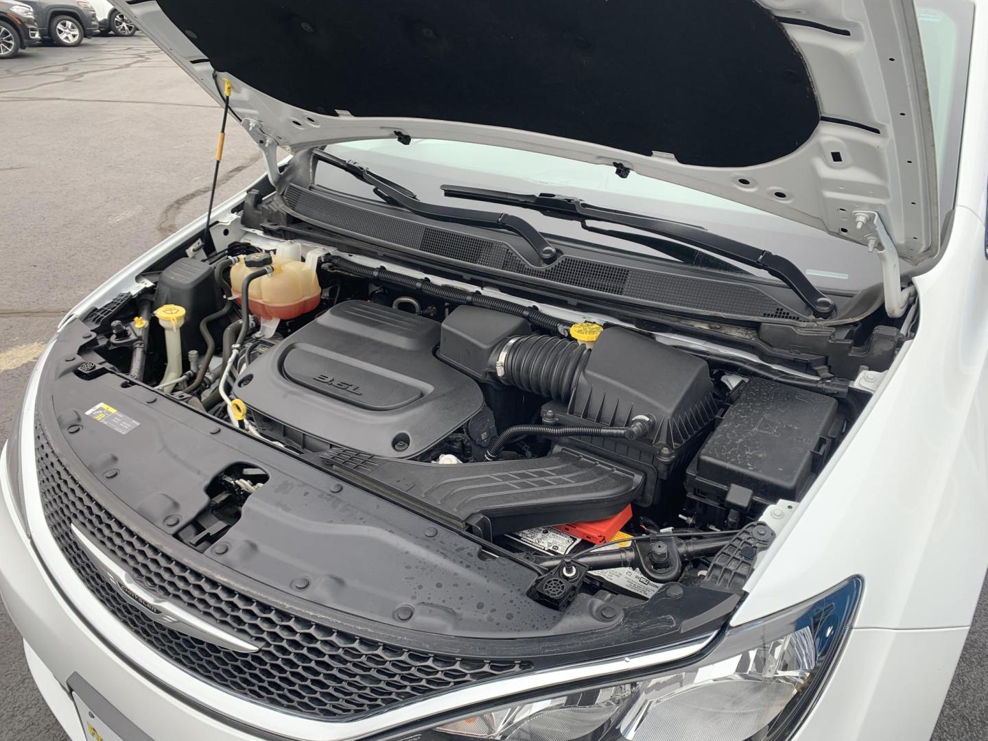 2021 WHITE /Gray Cloth CHRYSLER VOYAGER LX (2C4RC1CG5MR) with an 3.6L V6 engine, Automatic transmission, located at 506 S. Kingshighway, Cape Girardeau, MO, 63703, (573) 235-5000, 37.294991, -89.553635 - 2021 Chrysler Voyager LX 1-Owner 97xxx miles Front Wheel Drive 3.6L V6 Automatic 3rd Row Backup Camera Power Driver Seat Stow 'N Go Bluetooth Cruise Power Windows/Locks/Mirrors We have financing available and we accept trades! Fill out a credit application on our website or come by to - Photo#20