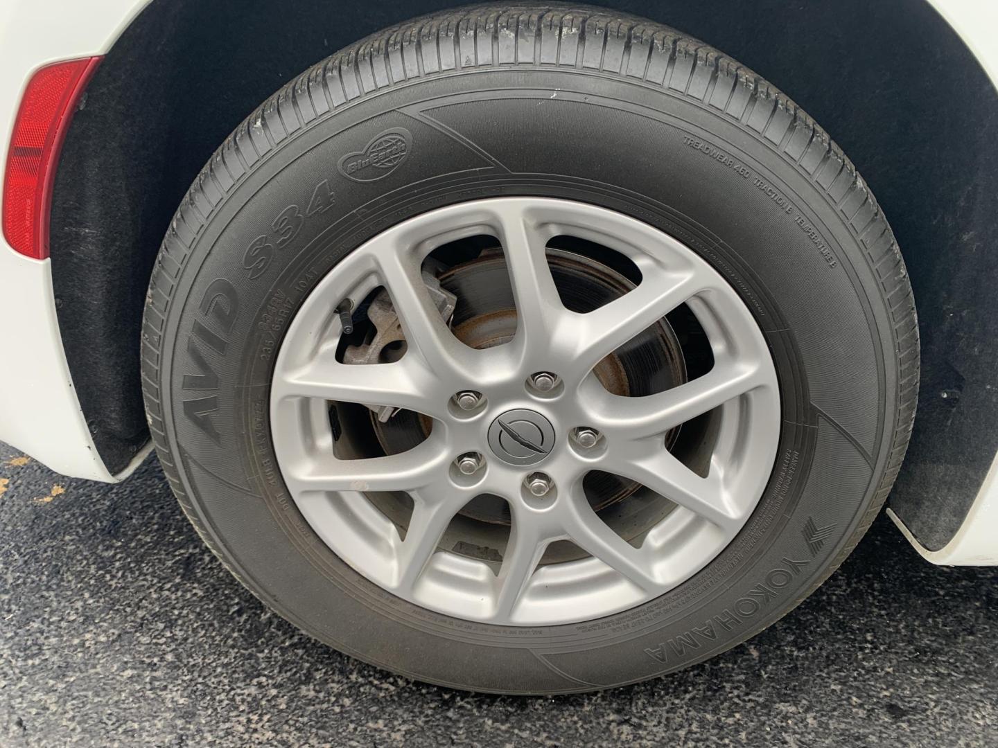 2021 WHITE /Gray Cloth CHRYSLER VOYAGER LX (2C4RC1CG5MR) with an 3.6L V6 engine, Automatic transmission, located at 506 S. Kingshighway, Cape Girardeau, MO, 63703, (573) 235-5000, 37.294991, -89.553635 - 2021 Chrysler Voyager LX 1-Owner 97xxx miles Front Wheel Drive 3.6L V6 Automatic 3rd Row Backup Camera Power Driver Seat Stow 'N Go Bluetooth Cruise Power Windows/Locks/Mirrors We have financing available and we accept trades! Fill out a credit application on our website or come by to - Photo#32