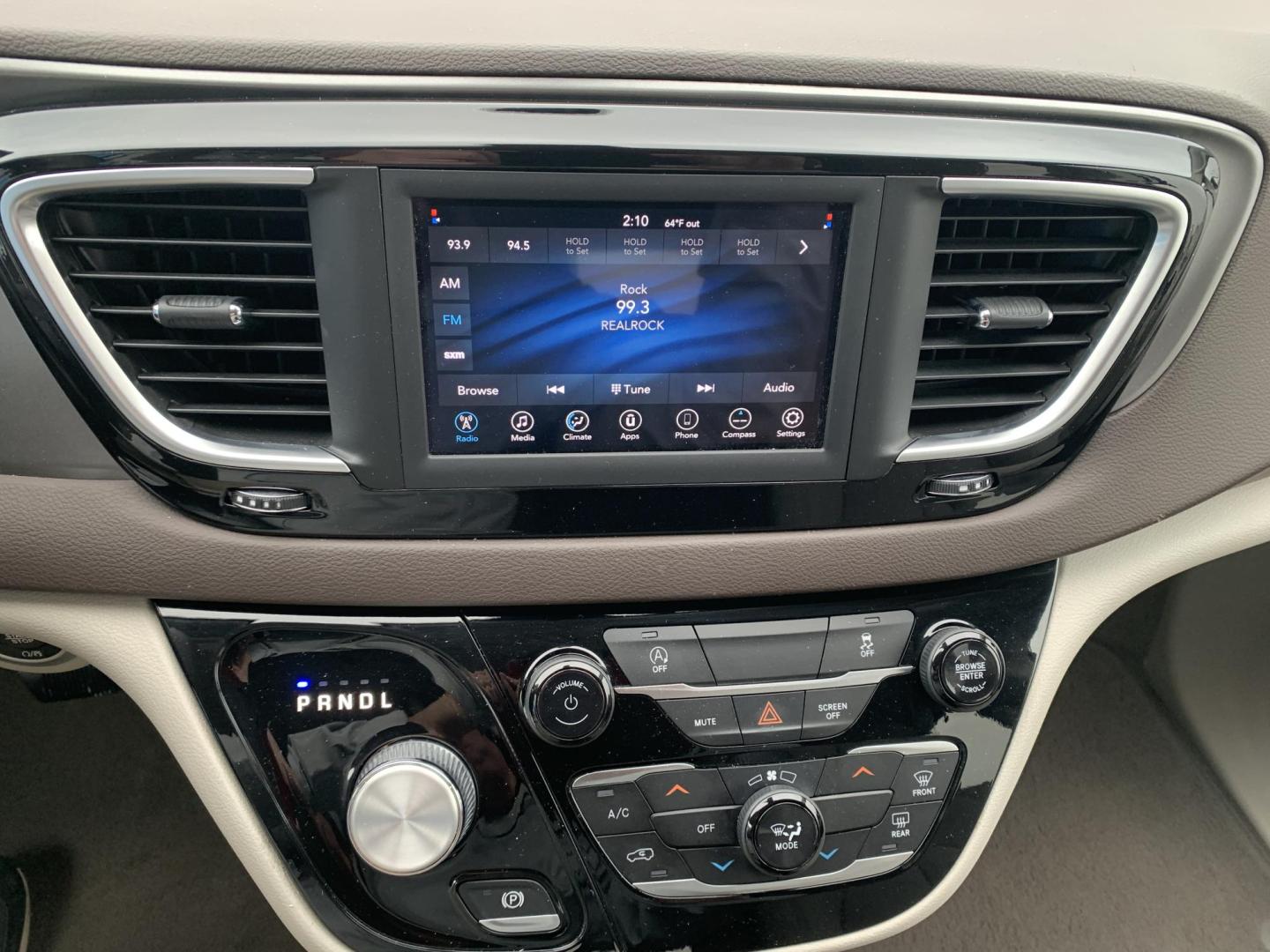 2021 WHITE /Gray Cloth CHRYSLER VOYAGER LX (2C4RC1CG5MR) with an 3.6L V6 engine, Automatic transmission, located at 506 S. Kingshighway, Cape Girardeau, MO, 63703, (573) 235-5000, 37.294991, -89.553635 - 2021 Chrysler Voyager LX 1-Owner 97xxx miles Front Wheel Drive 3.6L V6 Automatic 3rd Row Backup Camera Power Driver Seat Stow 'N Go Bluetooth Cruise Power Windows/Locks/Mirrors We have financing available and we accept trades! Fill out a credit application on our website or come by to - Photo#22