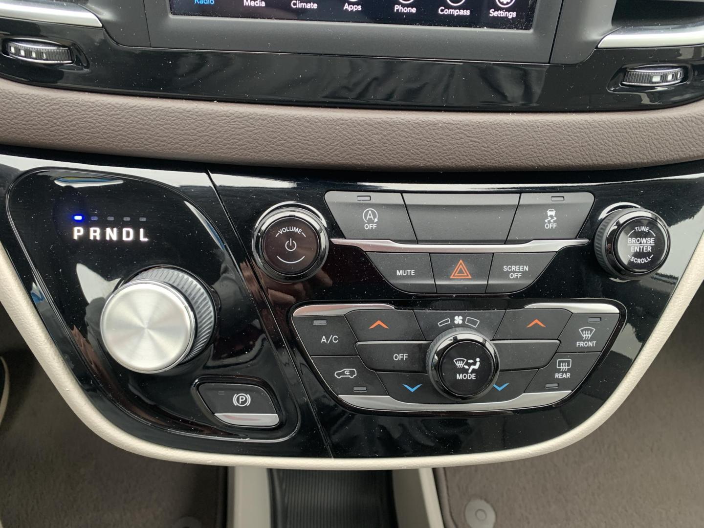 2021 WHITE /Gray Cloth CHRYSLER VOYAGER LX (2C4RC1CG5MR) with an 3.6L V6 engine, Automatic transmission, located at 506 S. Kingshighway, Cape Girardeau, MO, 63703, (573) 235-5000, 37.294991, -89.553635 - 2021 Chrysler Voyager LX 1-Owner 97xxx miles Front Wheel Drive 3.6L V6 Automatic 3rd Row Backup Camera Power Driver Seat Stow 'N Go Bluetooth Cruise Power Windows/Locks/Mirrors We have financing available and we accept trades! Fill out a credit application on our website or come by to - Photo#24