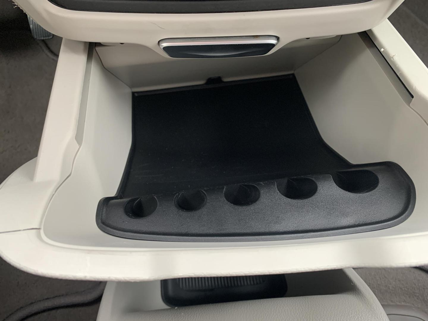 2021 WHITE /Gray Cloth CHRYSLER VOYAGER LX (2C4RC1CG5MR) with an 3.6L V6 engine, Automatic transmission, located at 506 S. Kingshighway, Cape Girardeau, MO, 63703, (573) 235-5000, 37.294991, -89.553635 - 2021 Chrysler Voyager LX 1-Owner 97xxx miles Front Wheel Drive 3.6L V6 Automatic 3rd Row Backup Camera Power Driver Seat Stow 'N Go Bluetooth Cruise Power Windows/Locks/Mirrors We have financing available and we accept trades! Fill out a credit application on our website or come by to - Photo#27