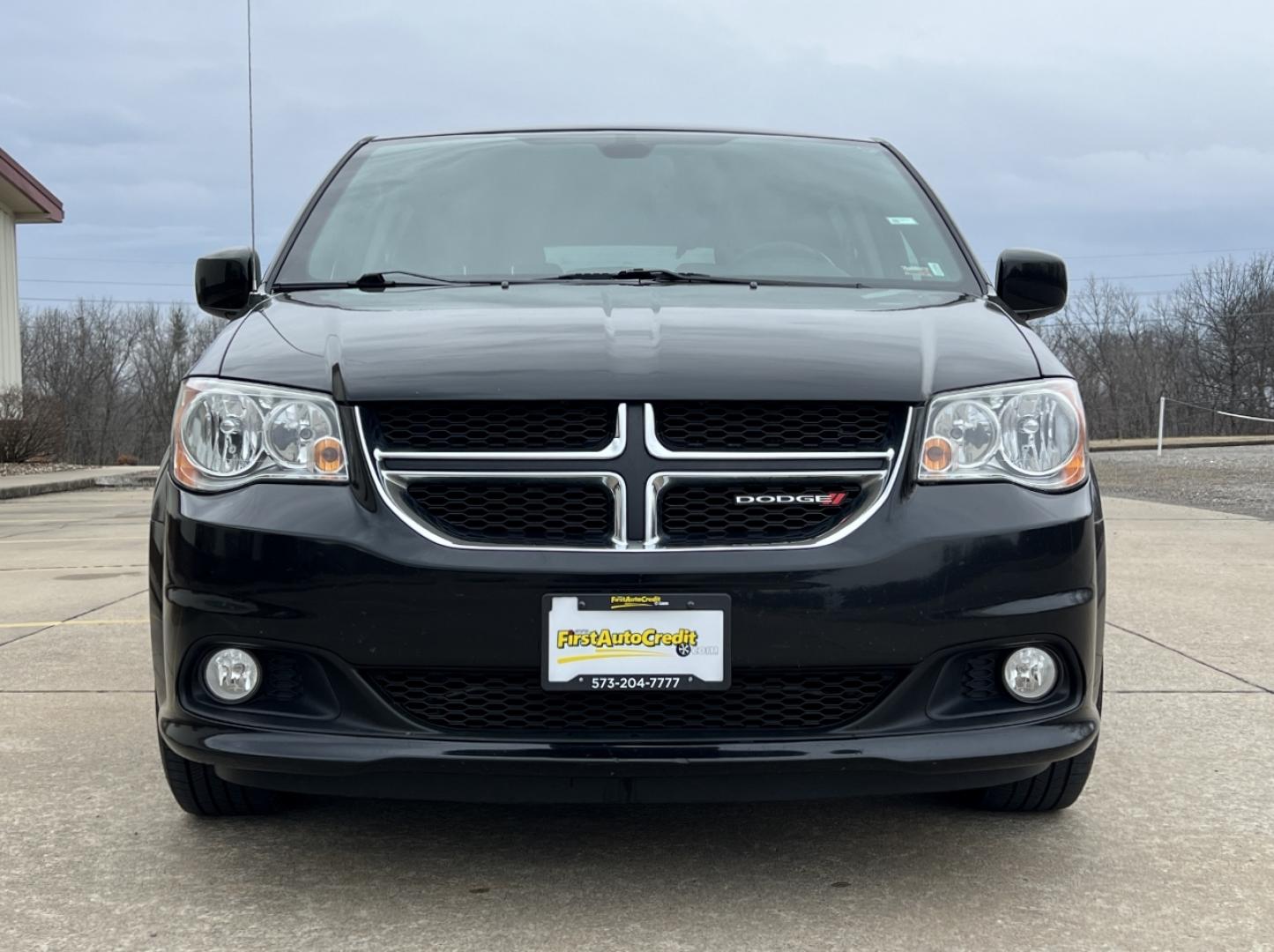2019 BLACK /Black Leather/Suede DODGE GRAND CARAVAN SXT (2C4RDGCGXKR) with an 3.6L V6 engine, Automatic transmission, located at 2990 Old Orchard Rd., Jackson, MO, 63755, 37.354214, -89.612106 - 2019 Dodge Grand Caravan SXT 92xxx miles Front Wheel Drive 3.6L V6 Automatic 3rd Row Stow 'N Go Backup Camera Power Driver Seat Bluetooth Cruise Remote Start Power Windows/Locks/Mirrors We have financing available and we accept trades! Fill out a credit application on our website or com - Photo#12