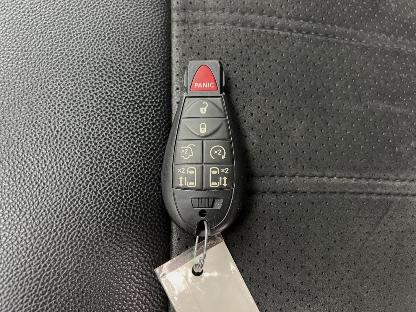 2019 BLACK /Black Leather/Suede DODGE GRAND CARAVAN SXT (2C4RDGCGXKR) with an 3.6L V6 engine, Automatic transmission, located at 2990 Old Orchard Rd., Jackson, MO, 63755, 37.354214, -89.612106 - 2019 Dodge Grand Caravan SXT 92xxx miles Front Wheel Drive 3.6L V6 Automatic 3rd Row Stow 'N Go Backup Camera Power Driver Seat Bluetooth Cruise Remote Start Power Windows/Locks/Mirrors We have financing available and we accept trades! Fill out a credit application on our website or com - Photo#5