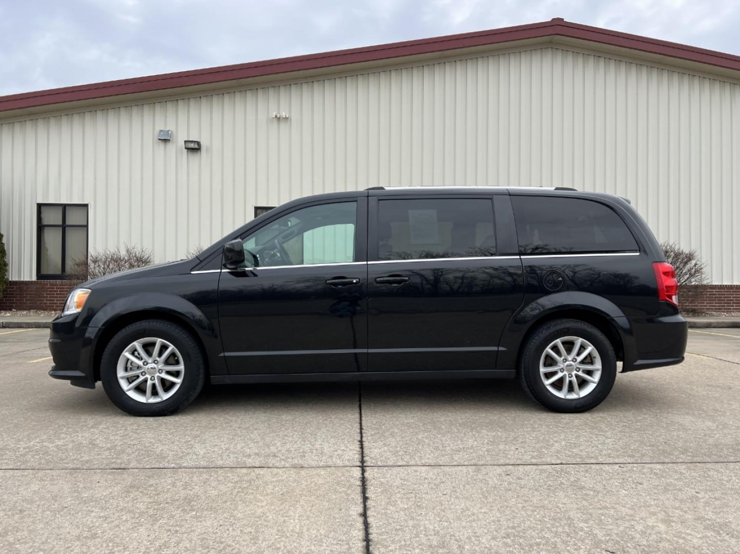 2019 BLACK /Black Leather/Suede DODGE GRAND CARAVAN SXT (2C4RDGCGXKR) with an 3.6L V6 engine, Automatic transmission, located at 2990 Old Orchard Rd., Jackson, MO, 63755, 37.354214, -89.612106 - 2019 Dodge Grand Caravan SXT 92xxx miles Front Wheel Drive 3.6L V6 Automatic 3rd Row Stow 'N Go Backup Camera Power Driver Seat Bluetooth Cruise Remote Start Power Windows/Locks/Mirrors We have financing available and we accept trades! Fill out a credit application on our website or com - Photo#7