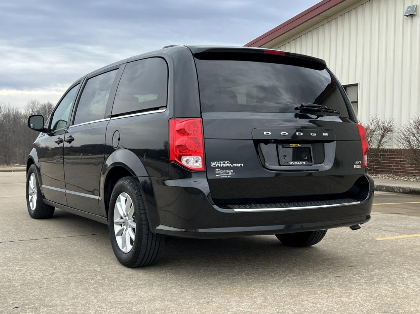 2019 BLACK /Black Leather/Suede DODGE GRAND CARAVAN SXT (2C4RDGCGXKR) with an 3.6L V6 engine, Automatic transmission, located at 2990 Old Orchard Rd., Jackson, MO, 63755, 37.354214, -89.612106 - 2019 Dodge Grand Caravan SXT 92xxx miles Front Wheel Drive 3.6L V6 Automatic 3rd Row Stow 'N Go Backup Camera Power Driver Seat Bluetooth Cruise Remote Start Power Windows/Locks/Mirrors We have financing available and we accept trades! Fill out a credit application on our website or com - Photo#10
