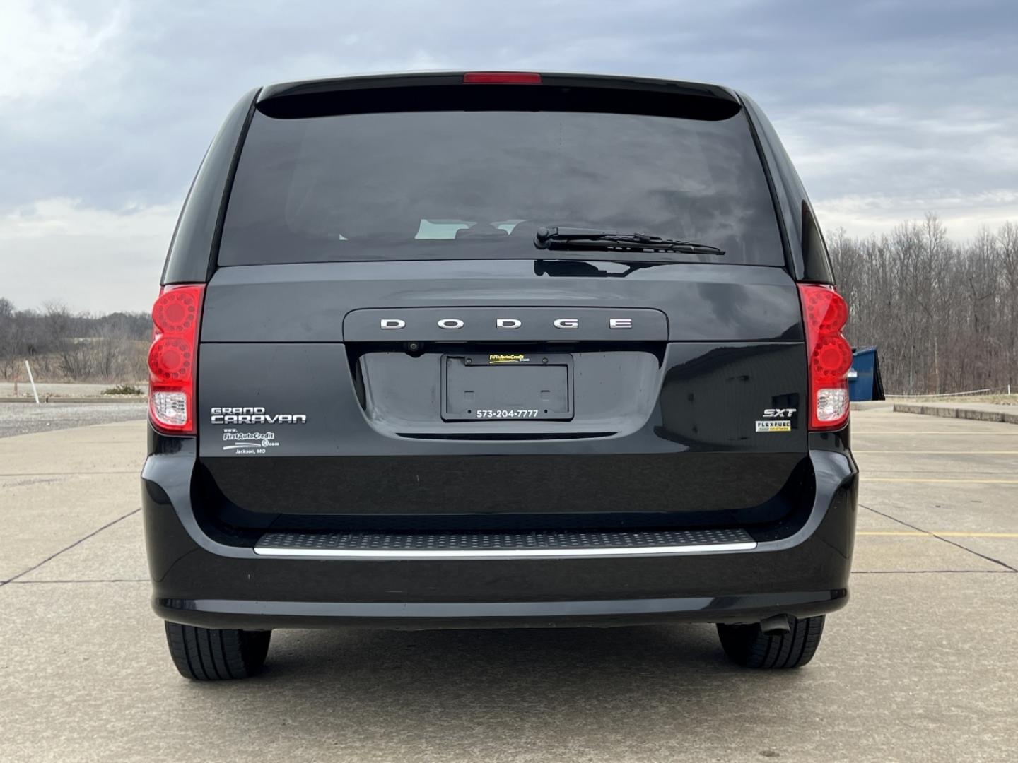 2019 BLACK /Black Leather/Suede DODGE GRAND CARAVAN SXT (2C4RDGCGXKR) with an 3.6L V6 engine, Automatic transmission, located at 2990 Old Orchard Rd., Jackson, MO, 63755, 37.354214, -89.612106 - 2019 Dodge Grand Caravan SXT 92xxx miles Front Wheel Drive 3.6L V6 Automatic 3rd Row Stow 'N Go Backup Camera Power Driver Seat Bluetooth Cruise Remote Start Power Windows/Locks/Mirrors We have financing available and we accept trades! Fill out a credit application on our website or com - Photo#11