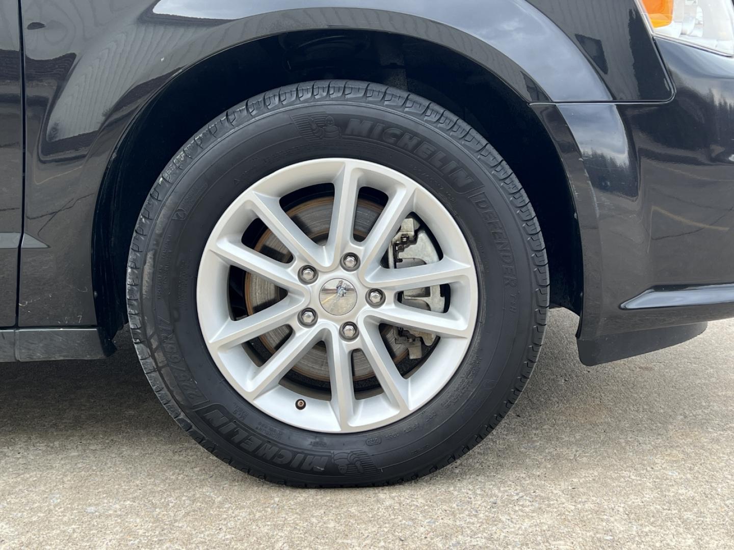 2019 BLACK /Black Leather/Suede DODGE GRAND CARAVAN SXT (2C4RDGCGXKR) with an 3.6L V6 engine, Automatic transmission, located at 2990 Old Orchard Rd., Jackson, MO, 63755, 37.354214, -89.612106 - 2019 Dodge Grand Caravan SXT 92xxx miles Front Wheel Drive 3.6L V6 Automatic 3rd Row Stow 'N Go Backup Camera Power Driver Seat Bluetooth Cruise Remote Start Power Windows/Locks/Mirrors We have financing available and we accept trades! Fill out a credit application on our website or com - Photo#39