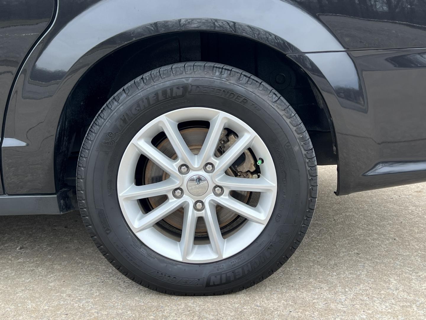 2019 BLACK /Black Leather/Suede DODGE GRAND CARAVAN SXT (2C4RDGCGXKR) with an 3.6L V6 engine, Automatic transmission, located at 2990 Old Orchard Rd., Jackson, MO, 63755, 37.354214, -89.612106 - 2019 Dodge Grand Caravan SXT 92xxx miles Front Wheel Drive 3.6L V6 Automatic 3rd Row Stow 'N Go Backup Camera Power Driver Seat Bluetooth Cruise Remote Start Power Windows/Locks/Mirrors We have financing available and we accept trades! Fill out a credit application on our website or com - Photo#37