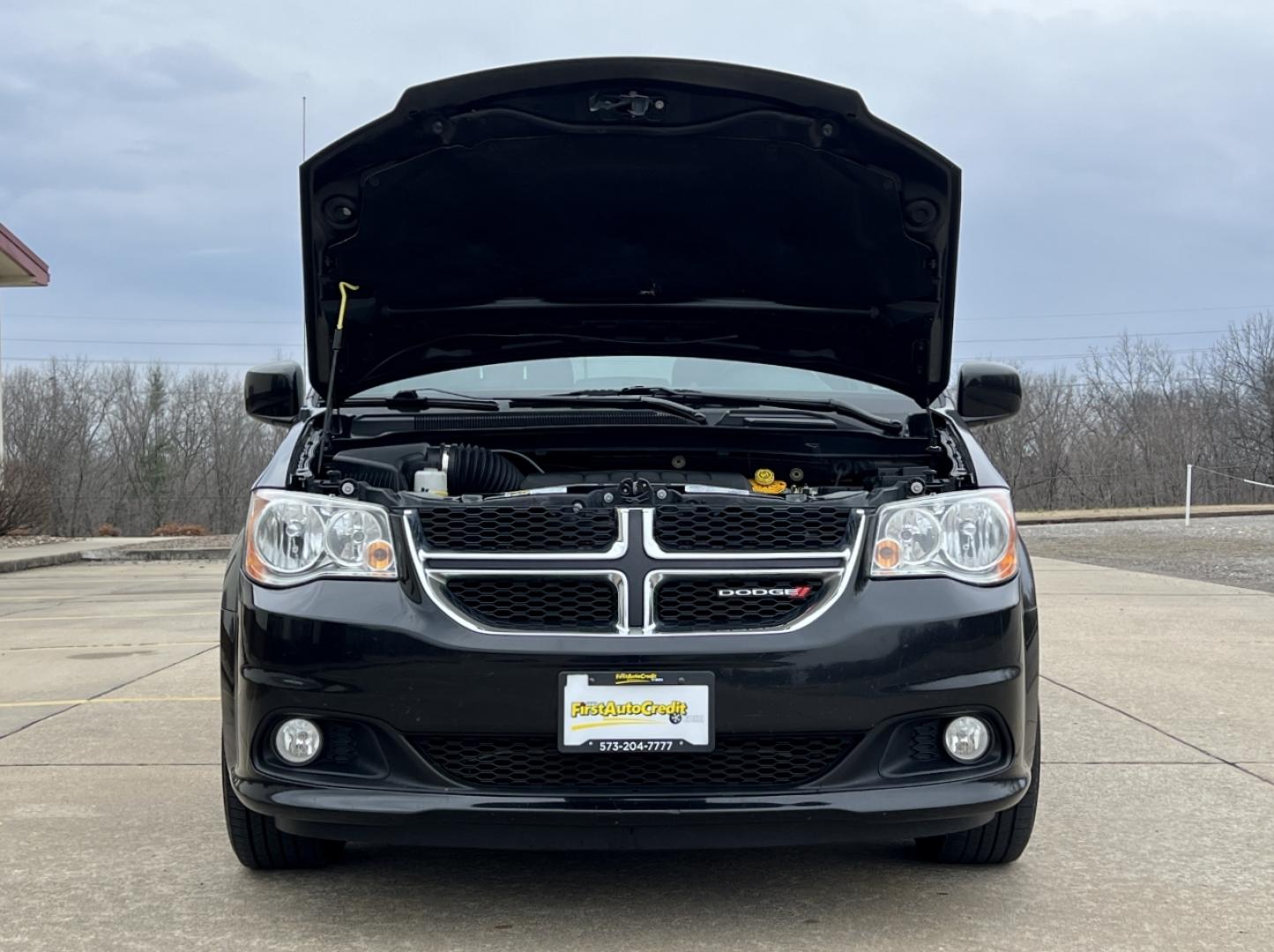 2019 BLACK /Black Leather/Suede DODGE GRAND CARAVAN SXT (2C4RDGCGXKR) with an 3.6L V6 engine, Automatic transmission, located at 2990 Old Orchard Rd., Jackson, MO, 63755, 37.354214, -89.612106 - 2019 Dodge Grand Caravan SXT 92xxx miles Front Wheel Drive 3.6L V6 Automatic 3rd Row Stow 'N Go Backup Camera Power Driver Seat Bluetooth Cruise Remote Start Power Windows/Locks/Mirrors We have financing available and we accept trades! Fill out a credit application on our website or com - Photo#33