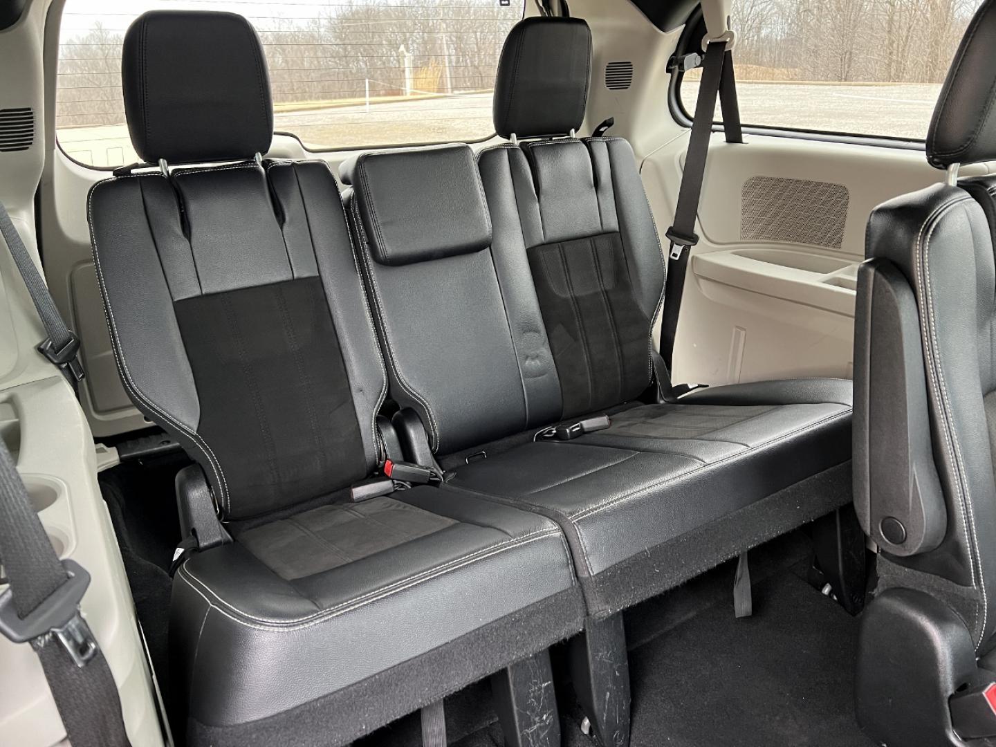 2019 BLACK /Black Leather/Suede DODGE GRAND CARAVAN SXT (2C4RDGCGXKR) with an 3.6L V6 engine, Automatic transmission, located at 2990 Old Orchard Rd., Jackson, MO, 63755, 37.354214, -89.612106 - 2019 Dodge Grand Caravan SXT 92xxx miles Front Wheel Drive 3.6L V6 Automatic 3rd Row Stow 'N Go Backup Camera Power Driver Seat Bluetooth Cruise Remote Start Power Windows/Locks/Mirrors We have financing available and we accept trades! Fill out a credit application on our website or com - Photo#19