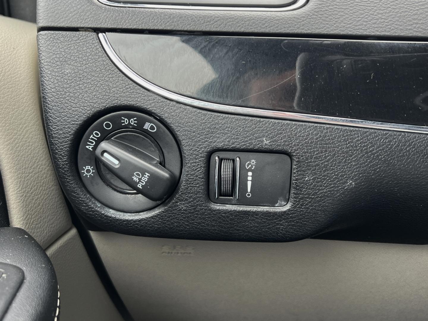 2019 BLACK /Black Leather/Suede DODGE GRAND CARAVAN SXT (2C4RDGCGXKR) with an 3.6L V6 engine, Automatic transmission, located at 2990 Old Orchard Rd., Jackson, MO, 63755, 37.354214, -89.612106 - 2019 Dodge Grand Caravan SXT 92xxx miles Front Wheel Drive 3.6L V6 Automatic 3rd Row Stow 'N Go Backup Camera Power Driver Seat Bluetooth Cruise Remote Start Power Windows/Locks/Mirrors We have financing available and we accept trades! Fill out a credit application on our website or com - Photo#29