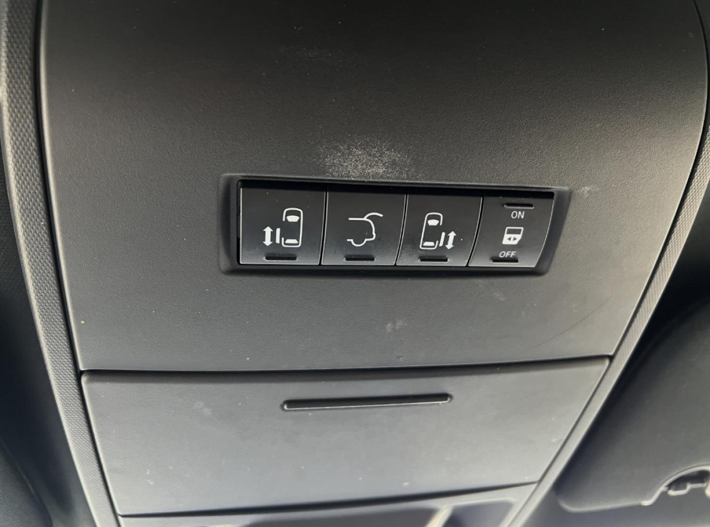 2019 BLACK /Black Leather/Suede DODGE GRAND CARAVAN SXT (2C4RDGCGXKR) with an 3.6L V6 engine, Automatic transmission, located at 2990 Old Orchard Rd., Jackson, MO, 63755, 37.354214, -89.612106 - 2019 Dodge Grand Caravan SXT 92xxx miles Front Wheel Drive 3.6L V6 Automatic 3rd Row Stow 'N Go Backup Camera Power Driver Seat Bluetooth Cruise Remote Start Power Windows/Locks/Mirrors We have financing available and we accept trades! Fill out a credit application on our website or com - Photo#30