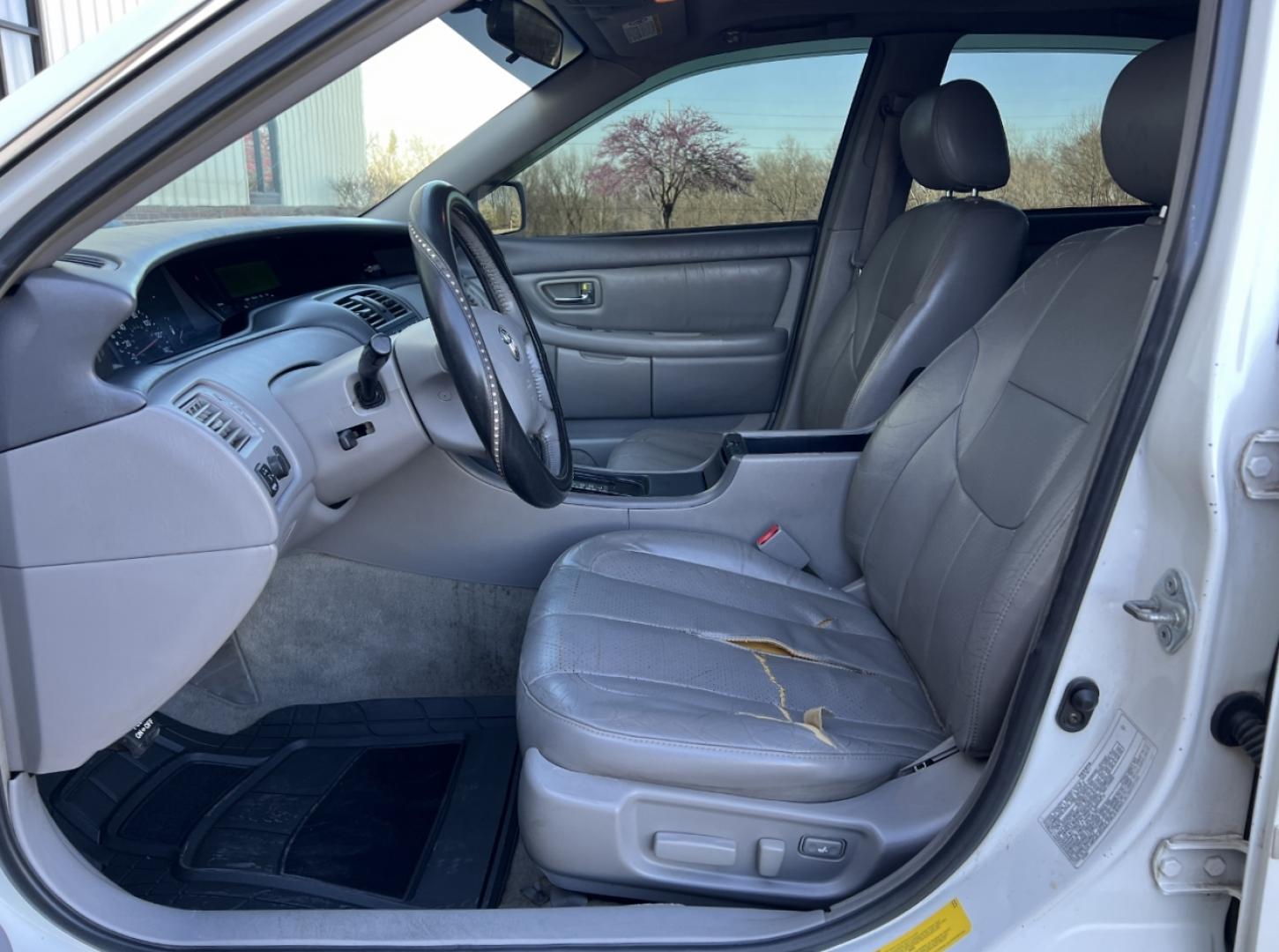 2003 WHITE /Gray Leather TOYOTA AVALON XL (4T1BF28B53U) with an 3.0L V6 engine, Automatic transmission, located at 2990 Old Orchard Rd., Jackson, MO, 63755, 37.354214, -89.612106 - 2003 Toyota Avalon XL 132xxx miles Front Wheel Drive 3.0L V6 Automatic Leather Power Seats Sunroof Cruise Power Windows/Locks/Mirrors We have financing available and we accept trades! Fill out a credit application on our website or come by today! If you have any questions, give us a call - Photo#12