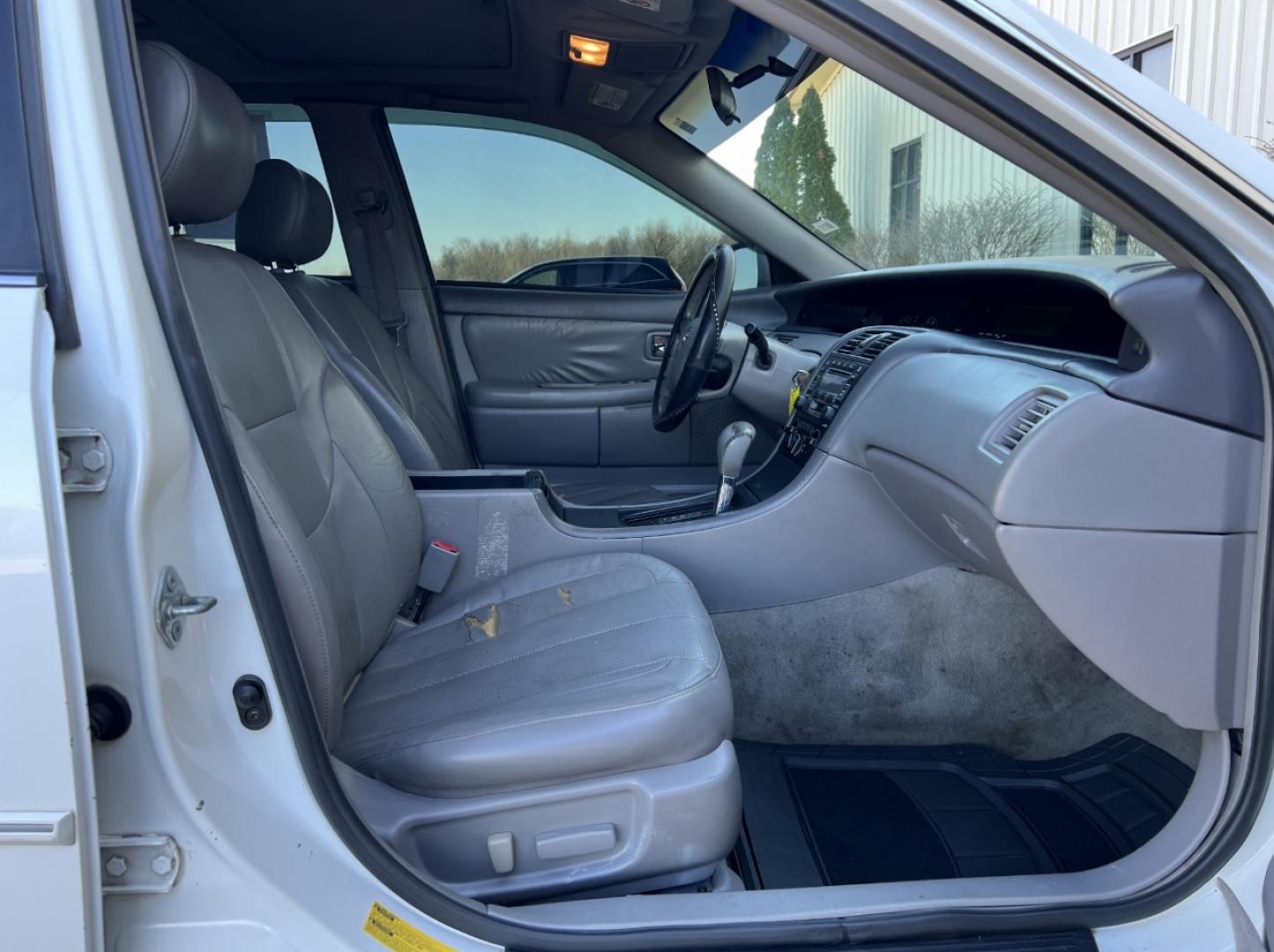 2003 WHITE /Gray Leather TOYOTA AVALON XL (4T1BF28B53U) with an 3.0L V6 engine, Automatic transmission, located at 2990 Old Orchard Rd., Jackson, MO, 63755, 37.354214, -89.612106 - 2003 Toyota Avalon XL 132xxx miles Front Wheel Drive 3.0L V6 Automatic Leather Power Seats Sunroof Cruise Power Windows/Locks/Mirrors We have financing available and we accept trades! Fill out a credit application on our website or come by today! If you have any questions, give us a call - Photo#14