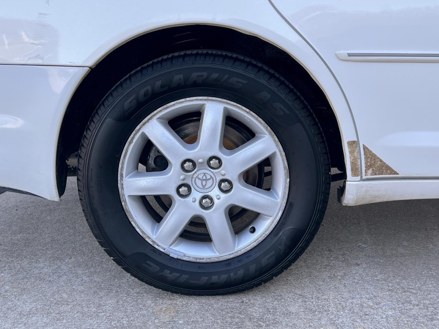 2003 WHITE /Gray Leather TOYOTA AVALON XL (4T1BF28B53U) with an 3.0L V6 engine, Automatic transmission, located at 2990 Old Orchard Rd., Jackson, MO, 63755, 37.354214, -89.612106 - 2003 Toyota Avalon XL 132xxx miles Front Wheel Drive 3.0L V6 Automatic Leather Power Seats Sunroof Cruise Power Windows/Locks/Mirrors We have financing available and we accept trades! Fill out a credit application on our website or come by today! If you have any questions, give us a call - Photo#33