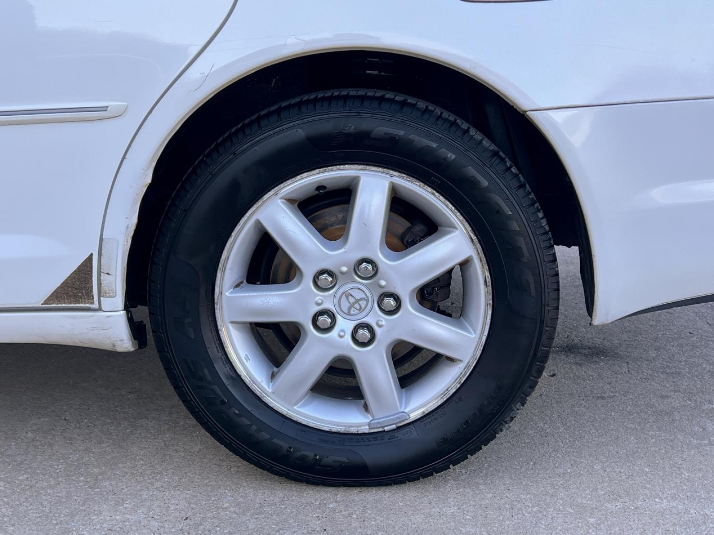 2003 WHITE /Gray Leather TOYOTA AVALON XL (4T1BF28B53U) with an 3.0L V6 engine, Automatic transmission, located at 2990 Old Orchard Rd., Jackson, MO, 63755, 37.354214, -89.612106 - 2003 Toyota Avalon XL 132xxx miles Front Wheel Drive 3.0L V6 Automatic Leather Power Seats Sunroof Cruise Power Windows/Locks/Mirrors We have financing available and we accept trades! Fill out a credit application on our website or come by today! If you have any questions, give us a call - Photo#32