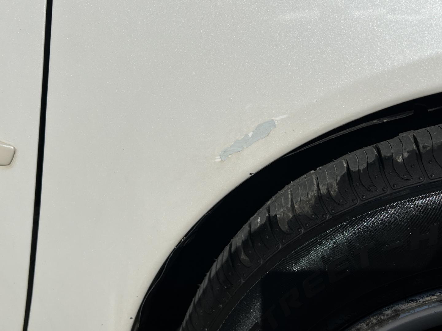 2003 WHITE /Gray Leather TOYOTA AVALON XL (4T1BF28B53U) with an 3.0L V6 engine, Automatic transmission, located at 2990 Old Orchard Rd., Jackson, MO, 63755, 37.354214, -89.612106 - 2003 Toyota Avalon XL 132xxx miles Front Wheel Drive 3.0L V6 Automatic Leather Power Seats Sunroof Cruise Power Windows/Locks/Mirrors We have financing available and we accept trades! Fill out a credit application on our website or come by today! If you have any questions, give us a call - Photo#36