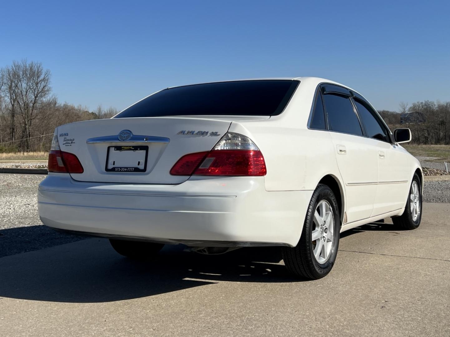 2003 WHITE /Gray Leather TOYOTA AVALON XL (4T1BF28B53U) with an 3.0L V6 engine, Automatic transmission, located at 2990 Old Orchard Rd., Jackson, MO, 63755, 37.354214, -89.612106 - 2003 Toyota Avalon XL 132xxx miles Front Wheel Drive 3.0L V6 Automatic Leather Power Seats Sunroof Cruise Power Windows/Locks/Mirrors We have financing available and we accept trades! Fill out a credit application on our website or come by today! If you have any questions, give us a call - Photo#7