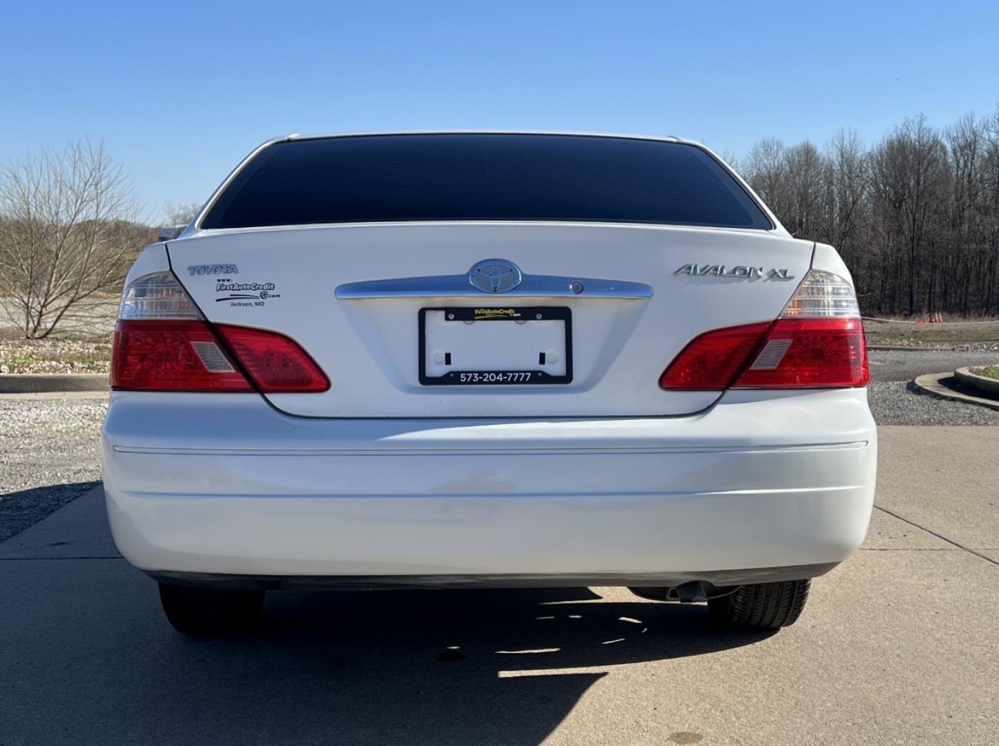 2003 WHITE /Gray Leather TOYOTA AVALON XL (4T1BF28B53U) with an 3.0L V6 engine, Automatic transmission, located at 2990 Old Orchard Rd., Jackson, MO, 63755, 37.354214, -89.612106 - 2003 Toyota Avalon XL 132xxx miles Front Wheel Drive 3.0L V6 Automatic Leather Power Seats Sunroof Cruise Power Windows/Locks/Mirrors We have financing available and we accept trades! Fill out a credit application on our website or come by today! If you have any questions, give us a call - Photo#9