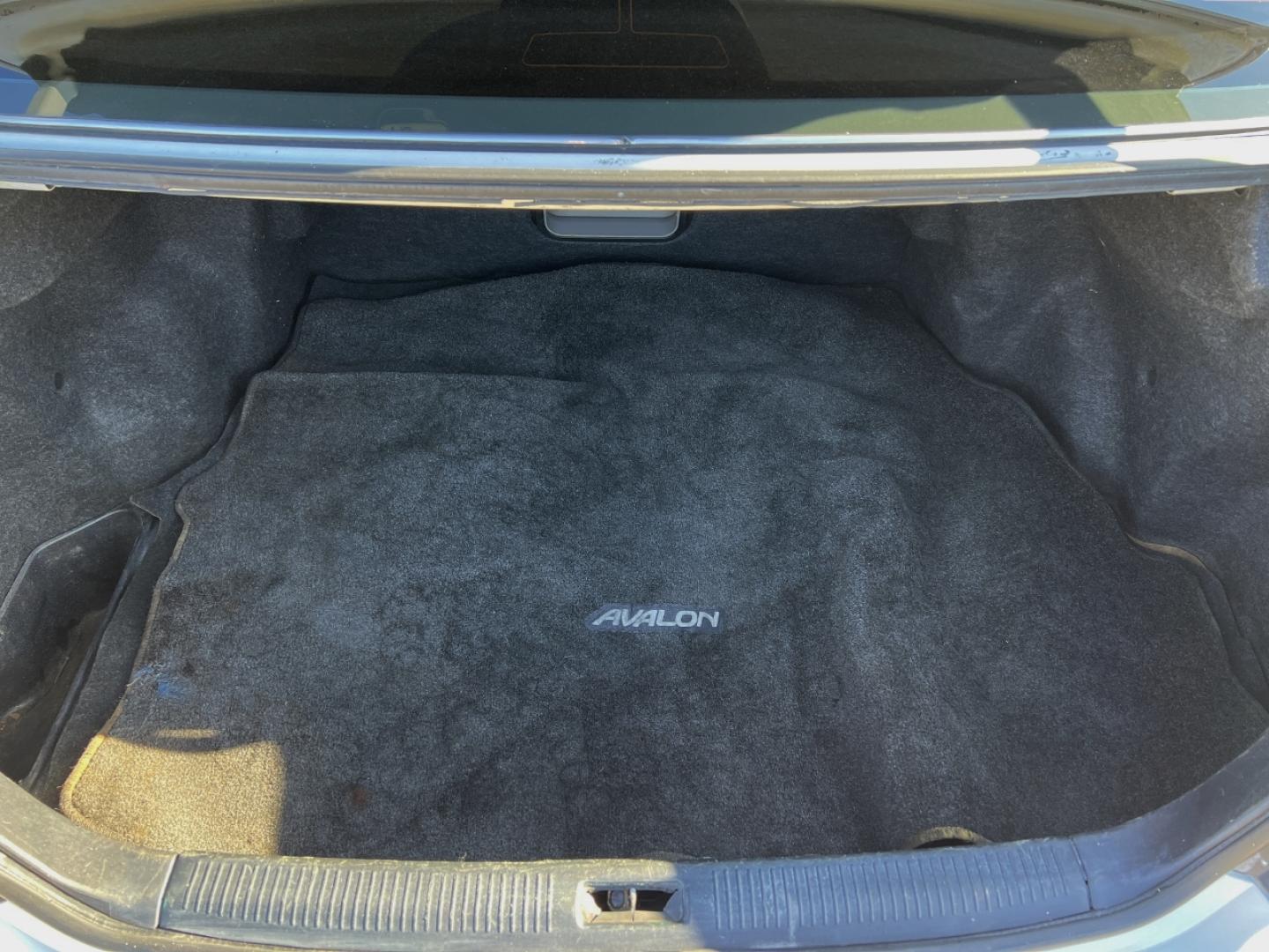 2003 WHITE /Gray Leather TOYOTA AVALON XL (4T1BF28B53U) with an 3.0L V6 engine, Automatic transmission, located at 2990 Old Orchard Rd., Jackson, MO, 63755, 37.354214, -89.612106 - 2003 Toyota Avalon XL 132xxx miles Front Wheel Drive 3.0L V6 Automatic Leather Power Seats Sunroof Cruise Power Windows/Locks/Mirrors We have financing available and we accept trades! Fill out a credit application on our website or come by today! If you have any questions, give us a call - Photo#18