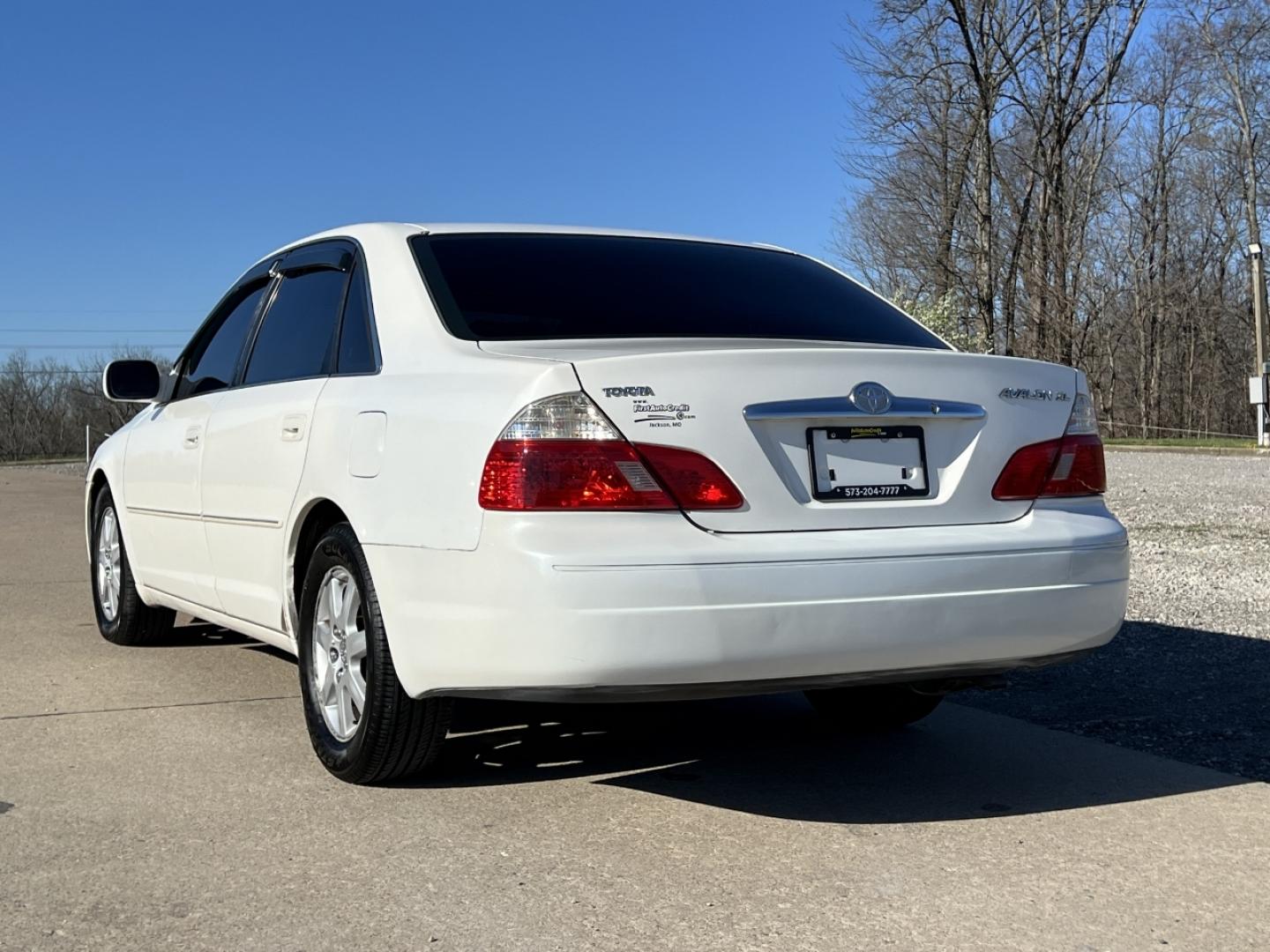 2003 WHITE /Gray Leather TOYOTA AVALON XL (4T1BF28B53U) with an 3.0L V6 engine, Automatic transmission, located at 2990 Old Orchard Rd., Jackson, MO, 63755, 37.354214, -89.612106 - 2003 Toyota Avalon XL 132xxx miles Front Wheel Drive 3.0L V6 Automatic Leather Power Seats Sunroof Cruise Power Windows/Locks/Mirrors We have financing available and we accept trades! Fill out a credit application on our website or come by today! If you have any questions, give us a call - Photo#8