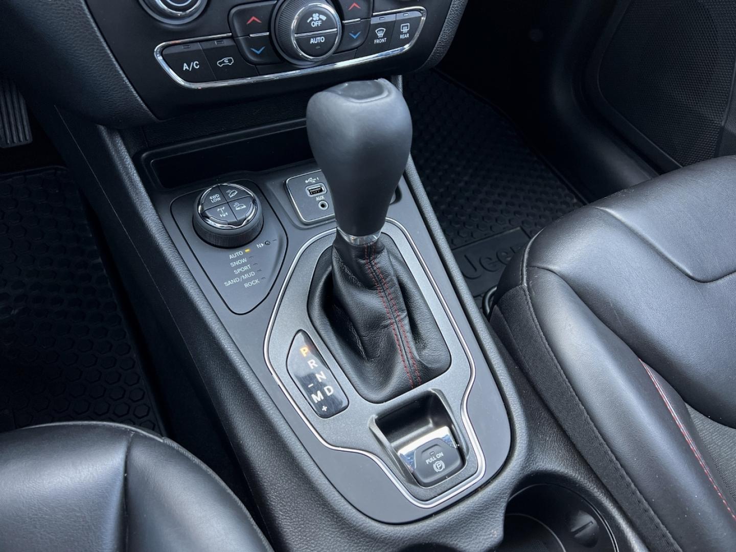 2021 GREY /Black Leather JEEP CHEROKEE TRAILHAWK (1C4PJMBX8MD) with an 3.2L V6 engine, Automatic transmission, located at 2990 Old Orchard Rd., Jackson, MO, 63755, 37.354214, -89.612106 - 2021 Jeep Trailhawk Local 1-Owner Only 38xxx miles 4 Wheel Drive 3.2L V6 Automatic Leather Navigation Power/Heated Seats Heated Steering Wheel Backup Camera Sunroof Bluetooth Remote Start Cruise Power Windows/Locks/Mirrors We have financing available and we accept trades! Fill out a - Photo#27